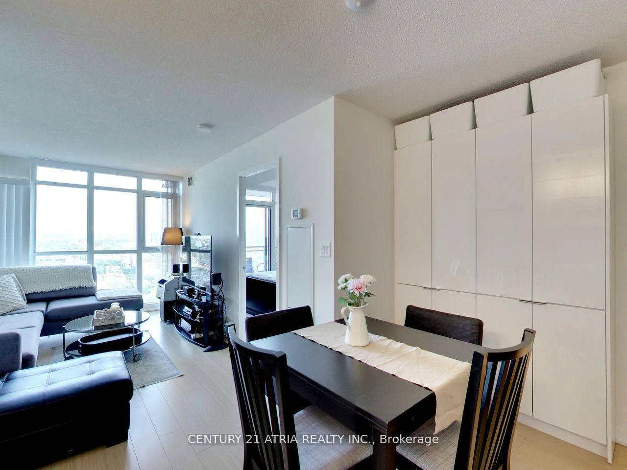 Photo 8 of Unit 2901, 15 Iceboat Terrace, Toronto, Waterfront Communities — HOMEH