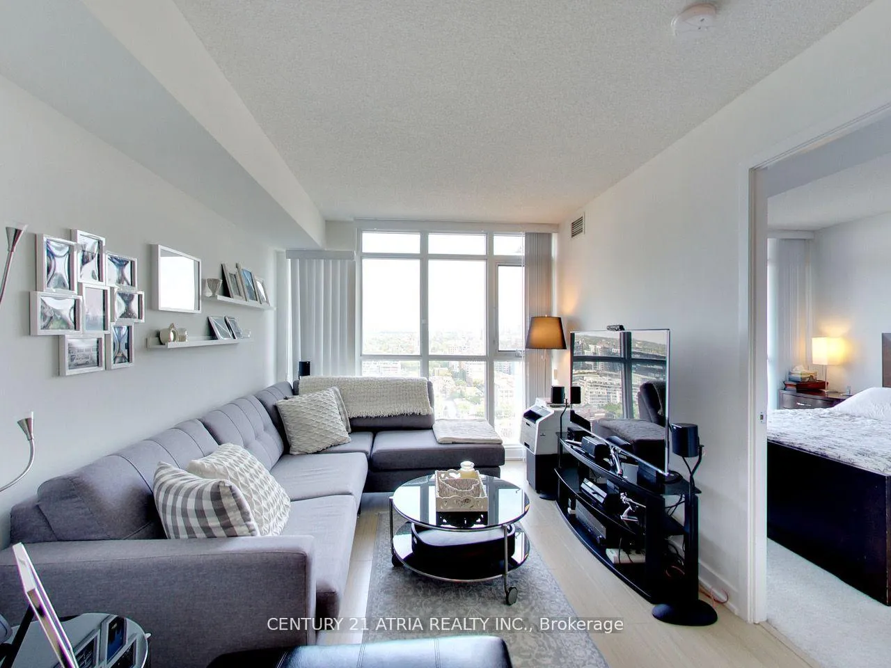 Photo 10 of Unit 2901, 15 Iceboat Terrace, Toronto, Waterfront Communities — HOMEH