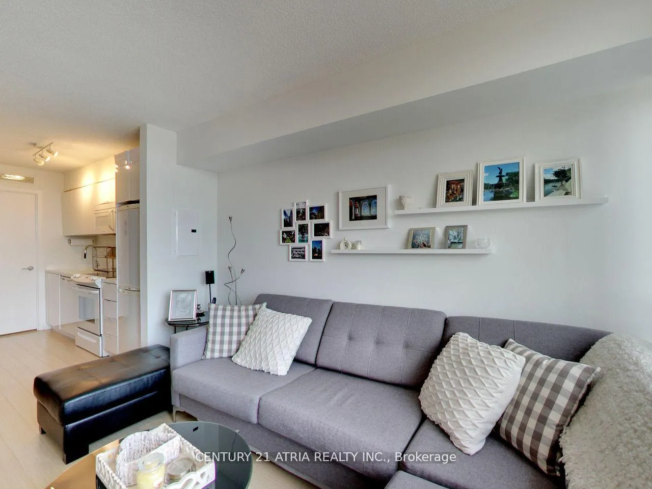 Photo 11 of Unit 2901, 15 Iceboat Terrace, Toronto, Waterfront Communities — HOMEH