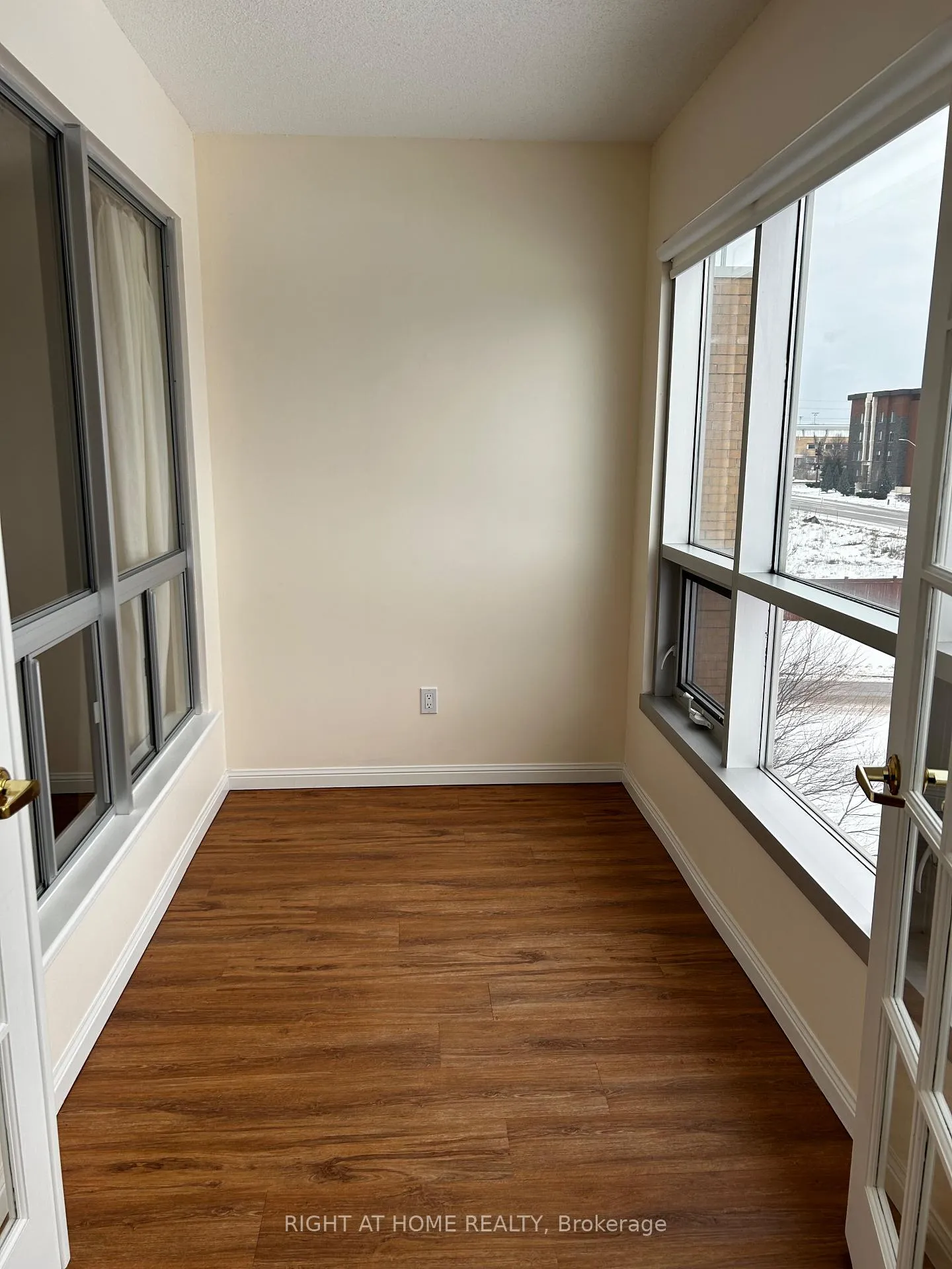 Photo 6 of Unit 410, 94 Dean Avenue, Barrie, Painswick South — HOMEH