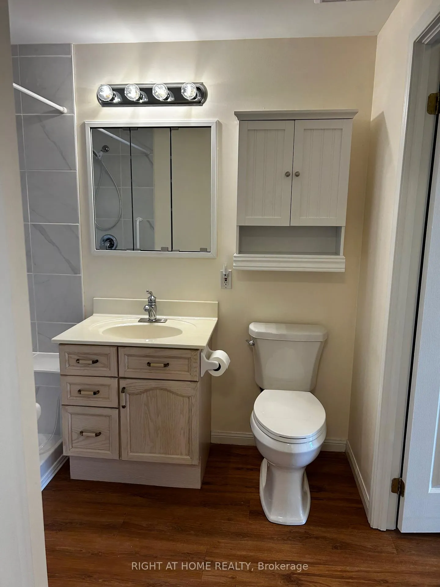 Photo 7 of Unit 410, 94 Dean Avenue, Barrie, Painswick South — HOMEH