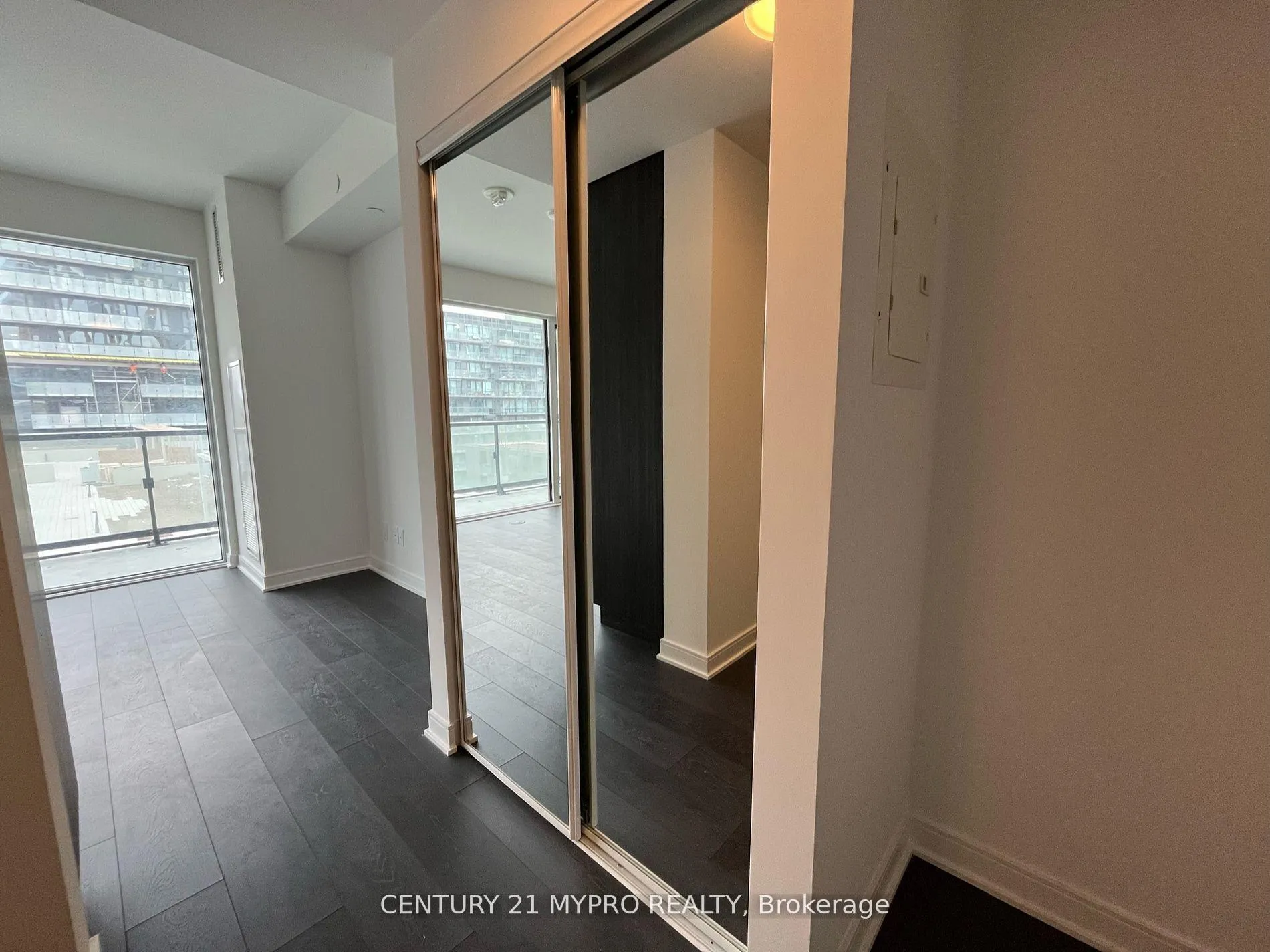 Photo 2 of Unit S709, 180 Mill Street, Toronto, Waterfront Communities — HOMEH