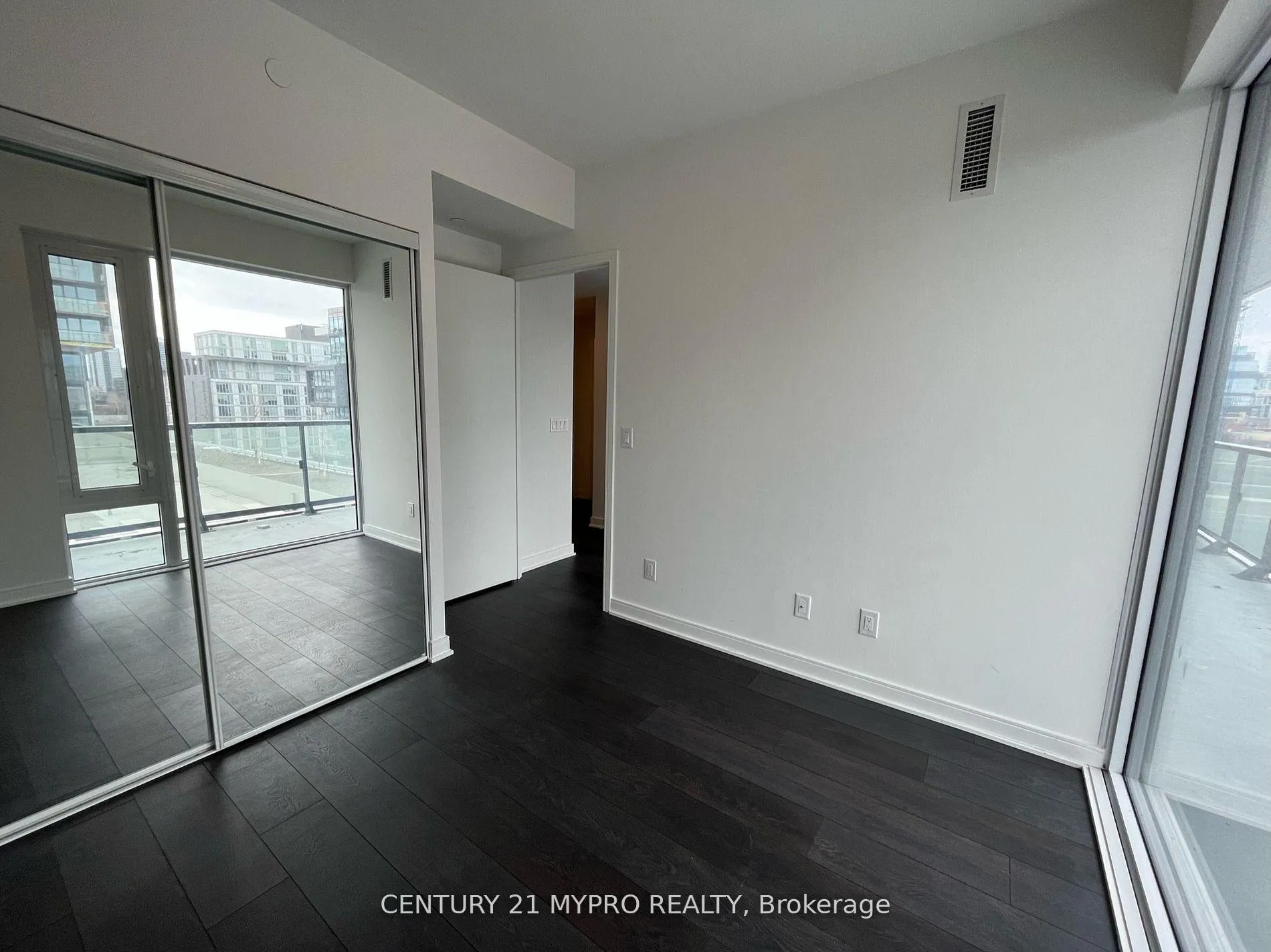 Photo 6 of Unit S709, 180 Mill Street, Toronto, Waterfront Communities — HOMEH