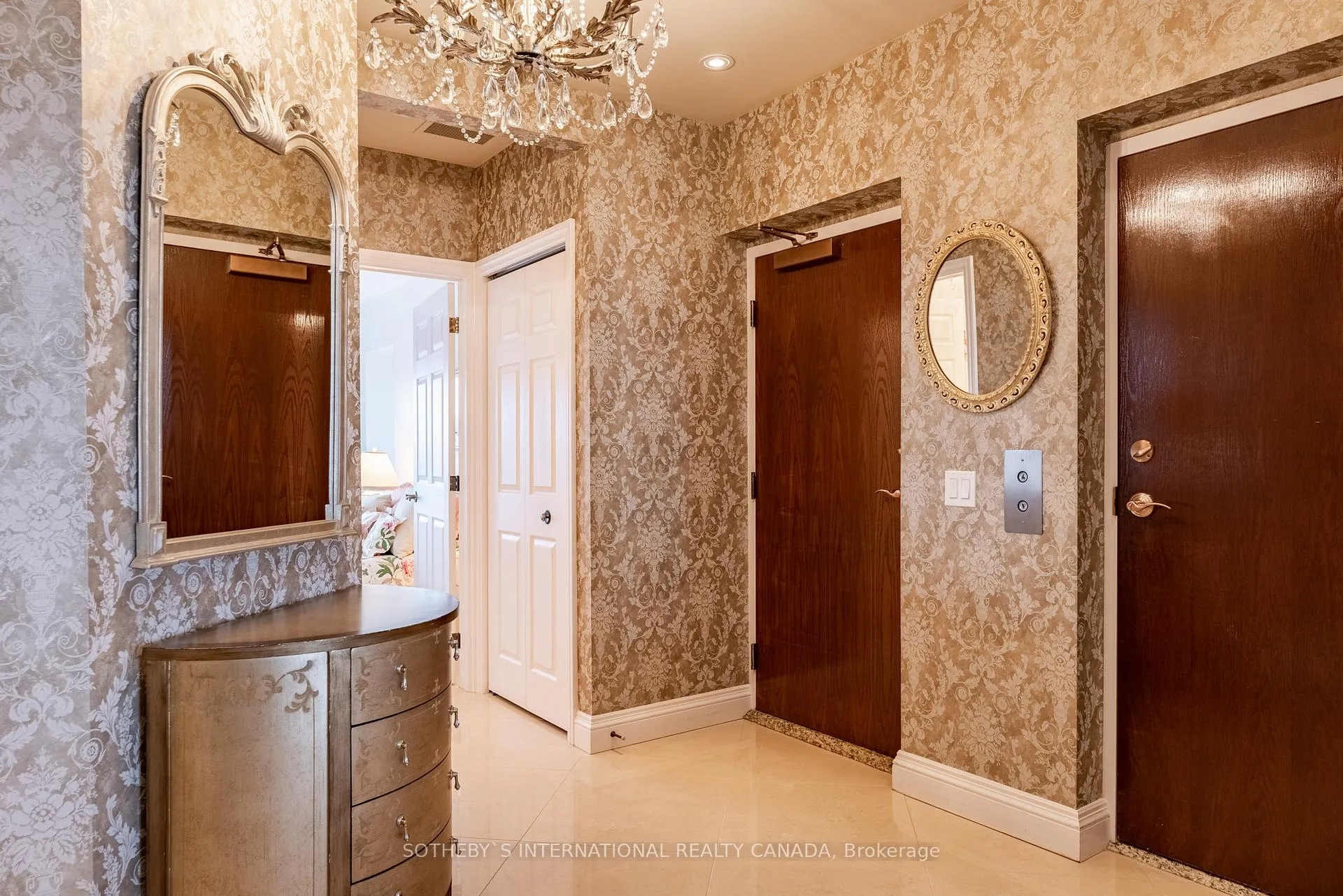 Photo 3 of Unit 6E, 174 Mountain Park Avenue, Hamilton, Eastmount — HOMEH