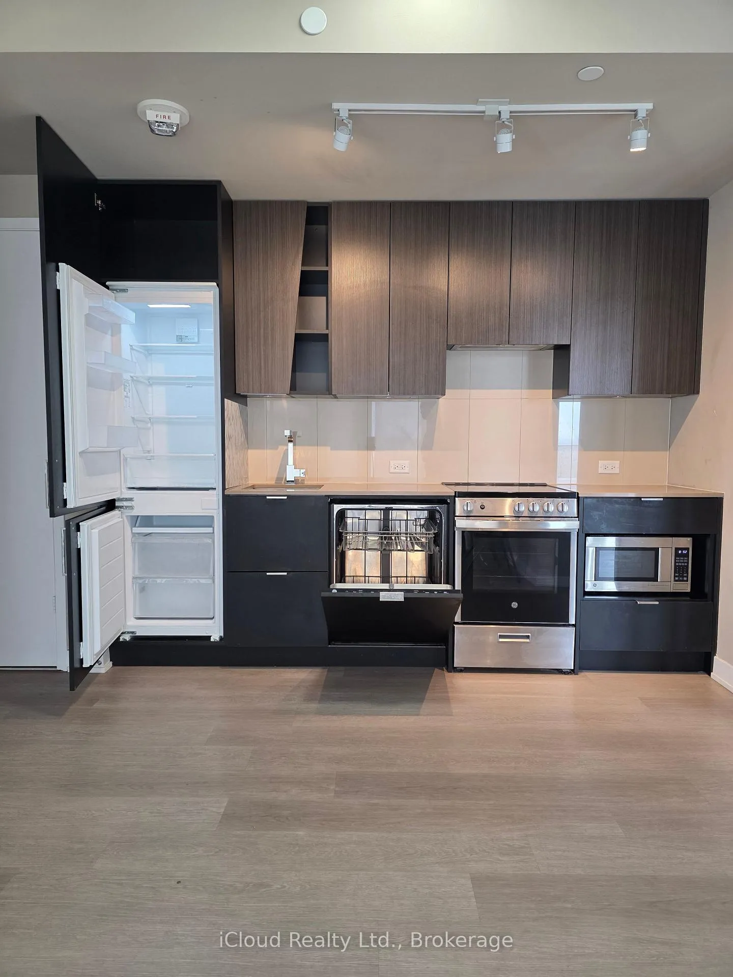 Photo 1 of Unit 3601, 3883 Quartz Road, Mississauga, City Centre — HOMEH