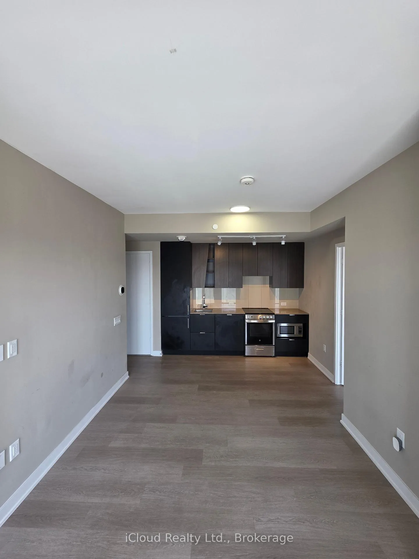 Photo 8 of Unit 3601, 3883 Quartz Road, Mississauga, City Centre — HOMEH