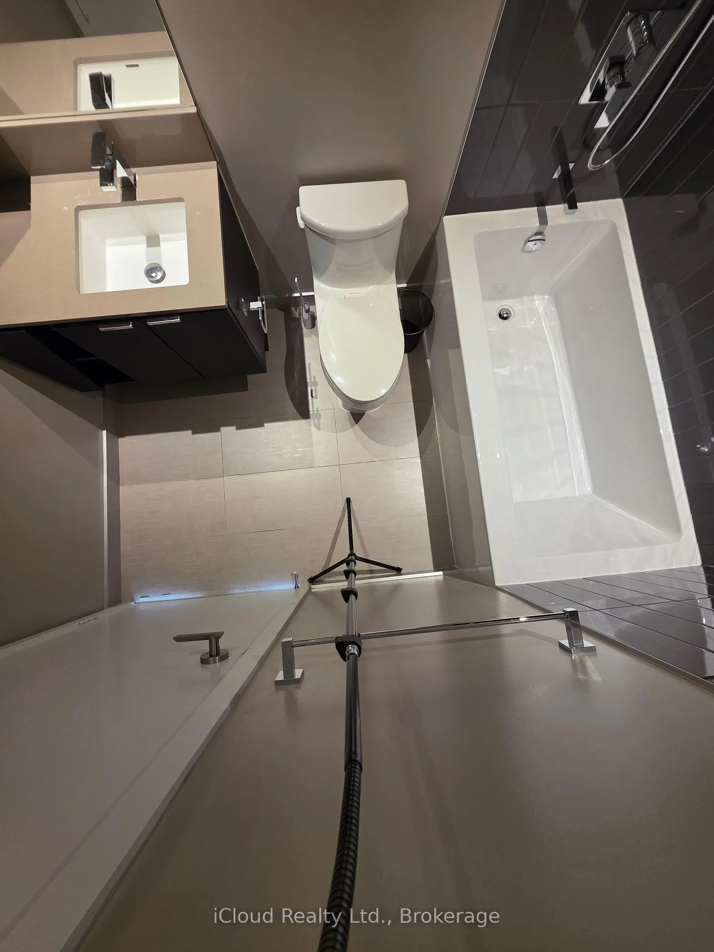 Photo 13 of Unit 3601, 3883 Quartz Road, Mississauga, City Centre — HOMEH