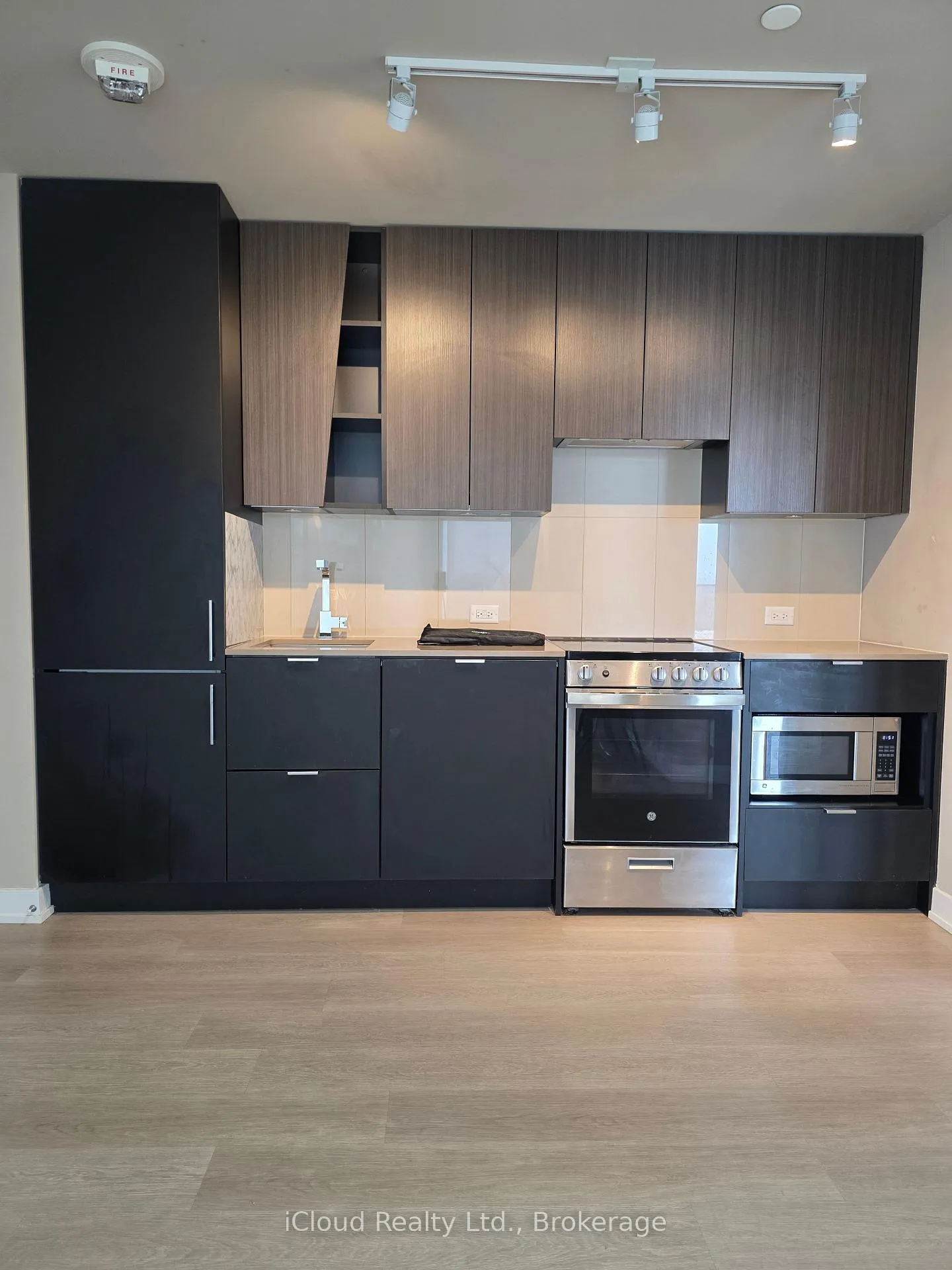 Photo 14 of Unit 3601, 3883 Quartz Road, Mississauga, City Centre — HOMEH