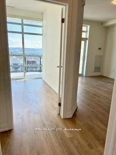 Photo 4 of Unit 637, 125 Shoreview Place, Hamilton, Lakeshore — HOMEH