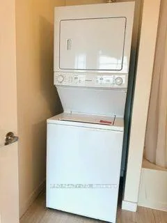 Photo 14 of Unit 637, 125 Shoreview Place, Hamilton, Lakeshore — HOMEH