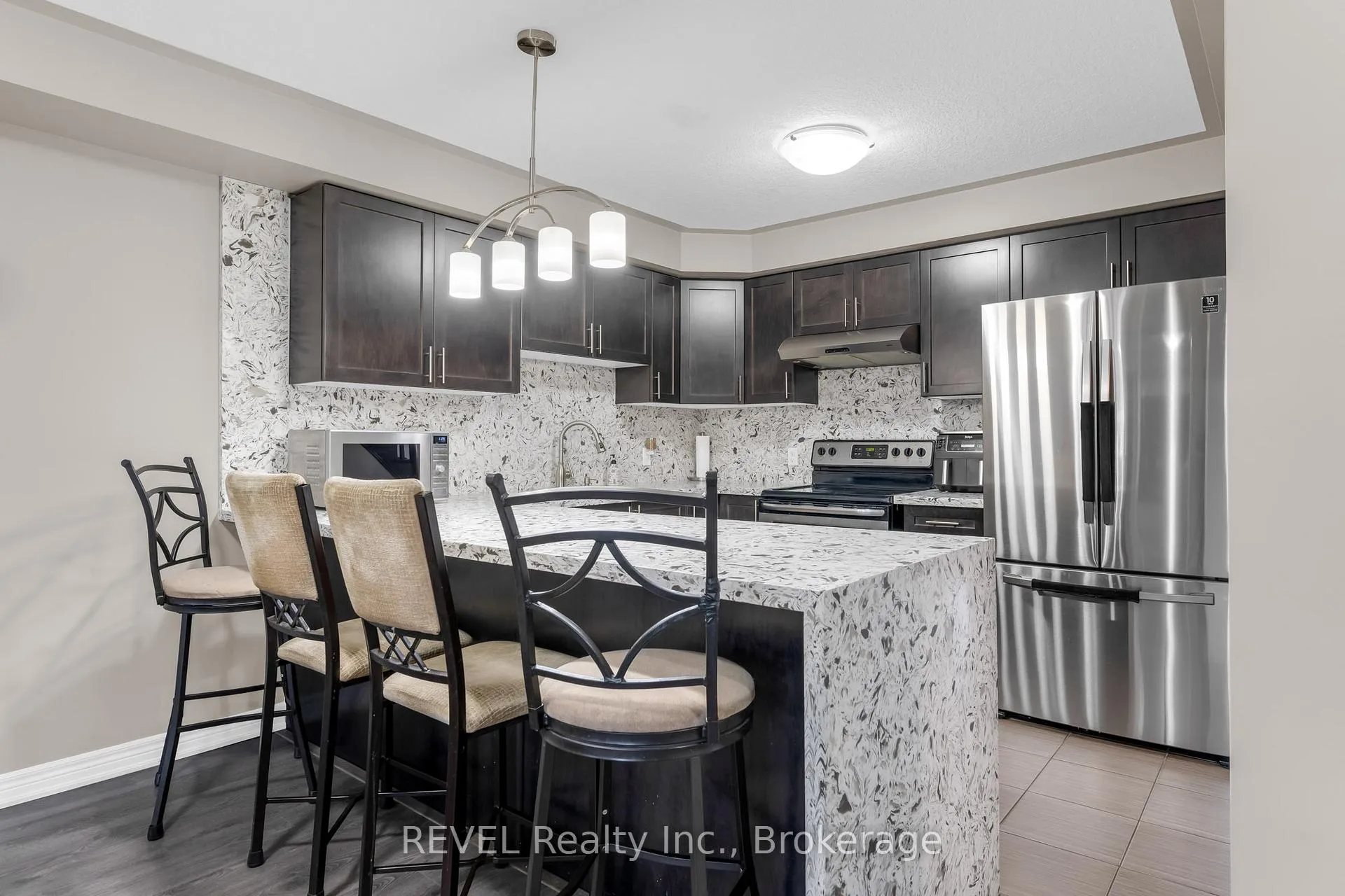 Photo 6 of 102 Cittadella Boulevard, Hamilton, Rural Glanbrook — HOMEH