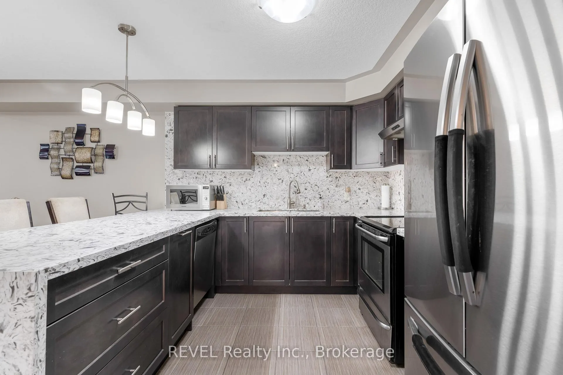 Photo 7 of 102 Cittadella Boulevard, Hamilton, Rural Glanbrook — HOMEH