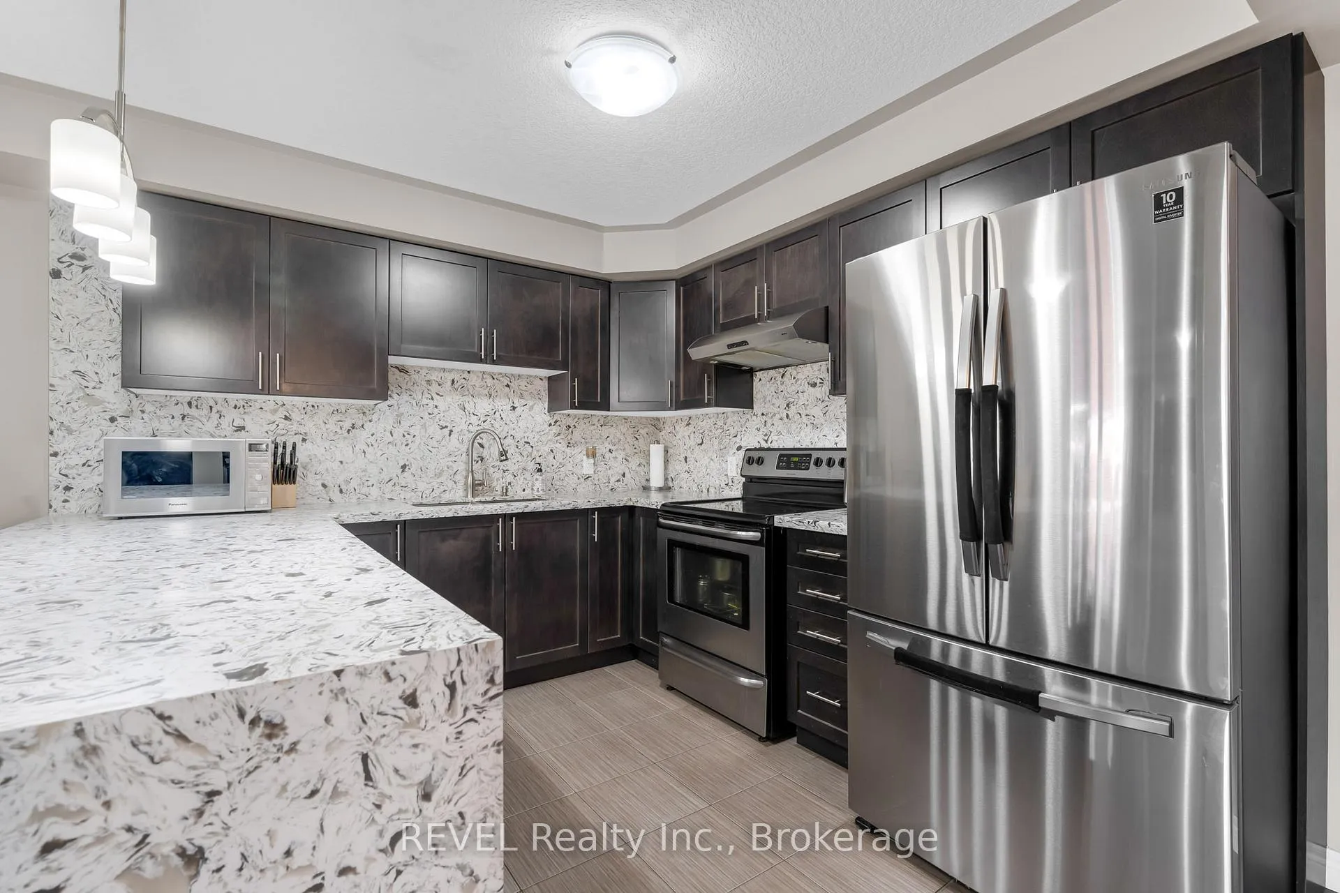 Photo 8 of 102 Cittadella Boulevard, Hamilton, Rural Glanbrook — HOMEH