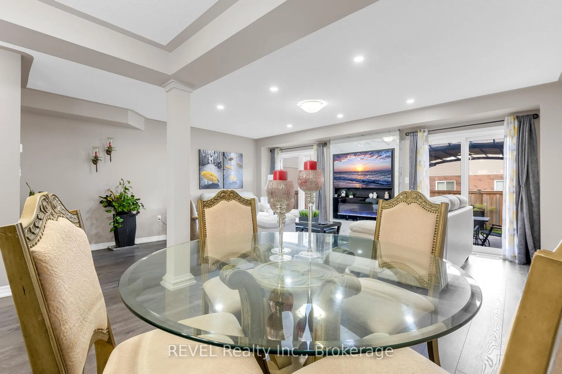 Photo 10 of 102 Cittadella Boulevard, Hamilton, Rural Glanbrook — HOMEH