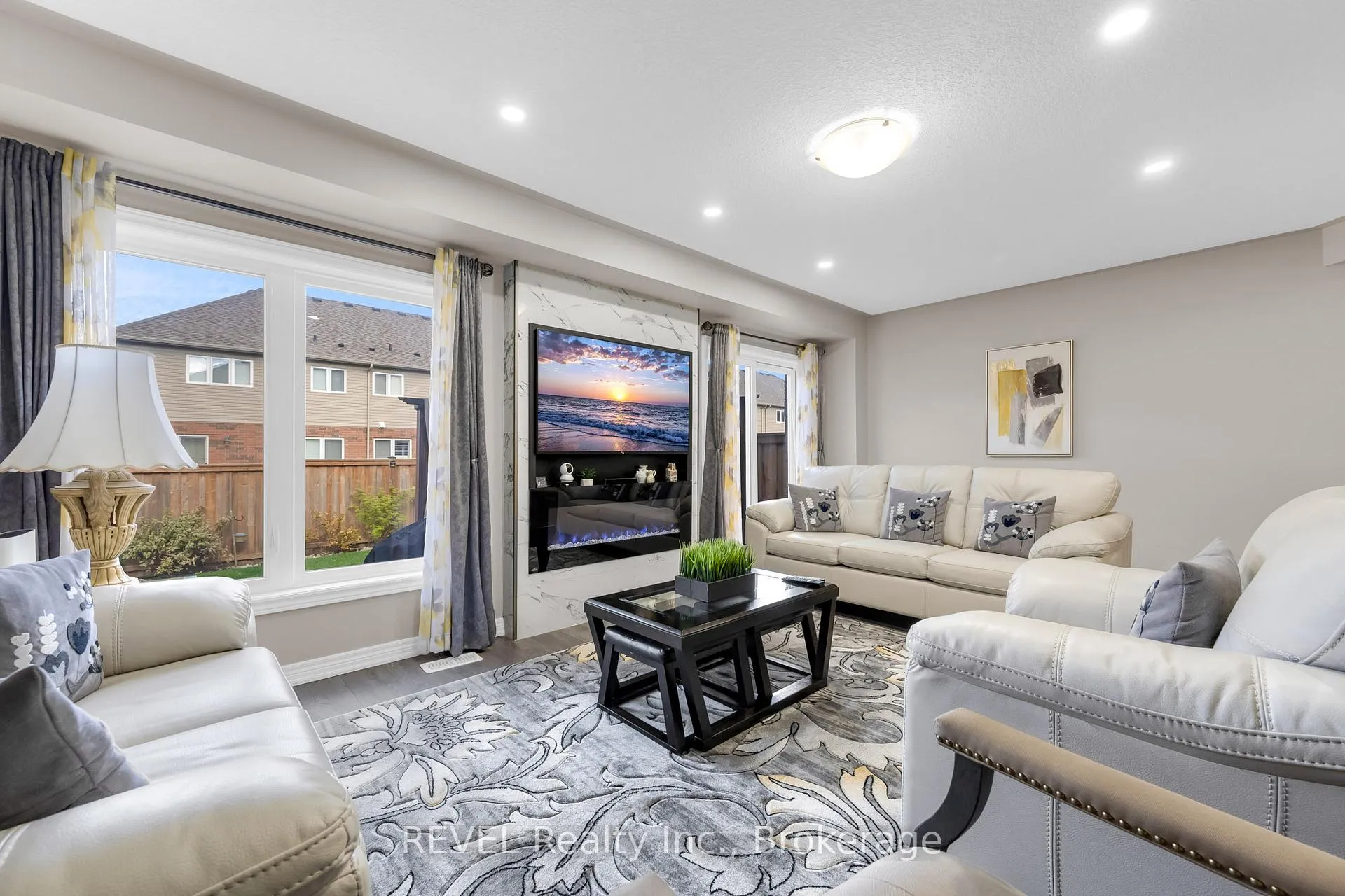 Photo 12 of 102 Cittadella Boulevard, Hamilton, Rural Glanbrook — HOMEH