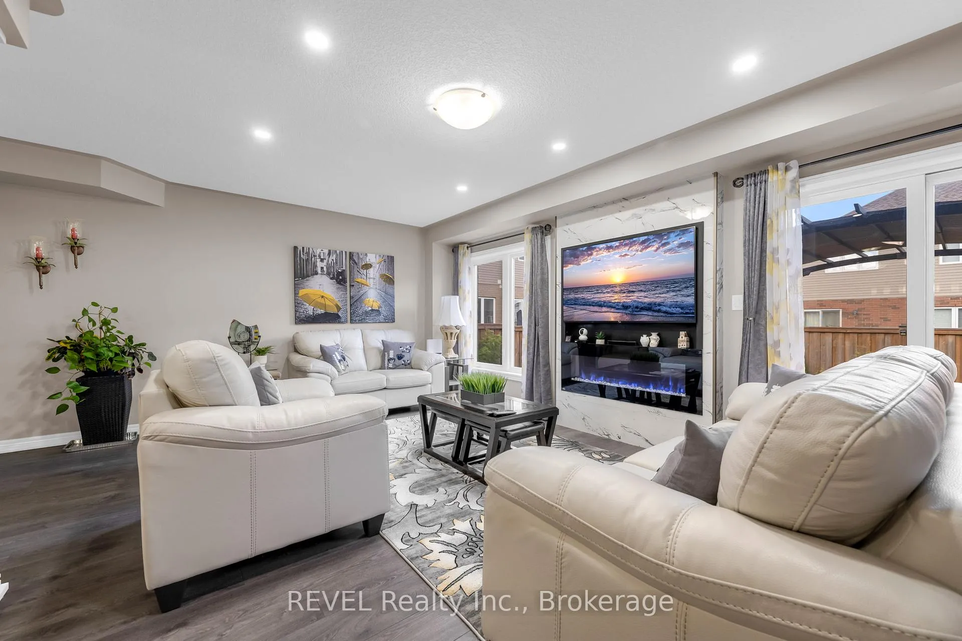 Photo 13 of 102 Cittadella Boulevard, Hamilton, Rural Glanbrook — HOMEH