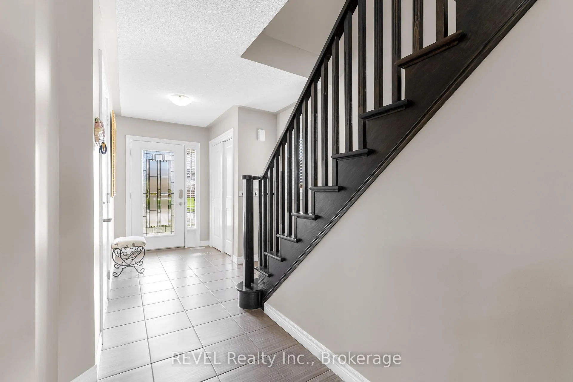 Photo 14 of 102 Cittadella Boulevard, Hamilton, Rural Glanbrook — HOMEH