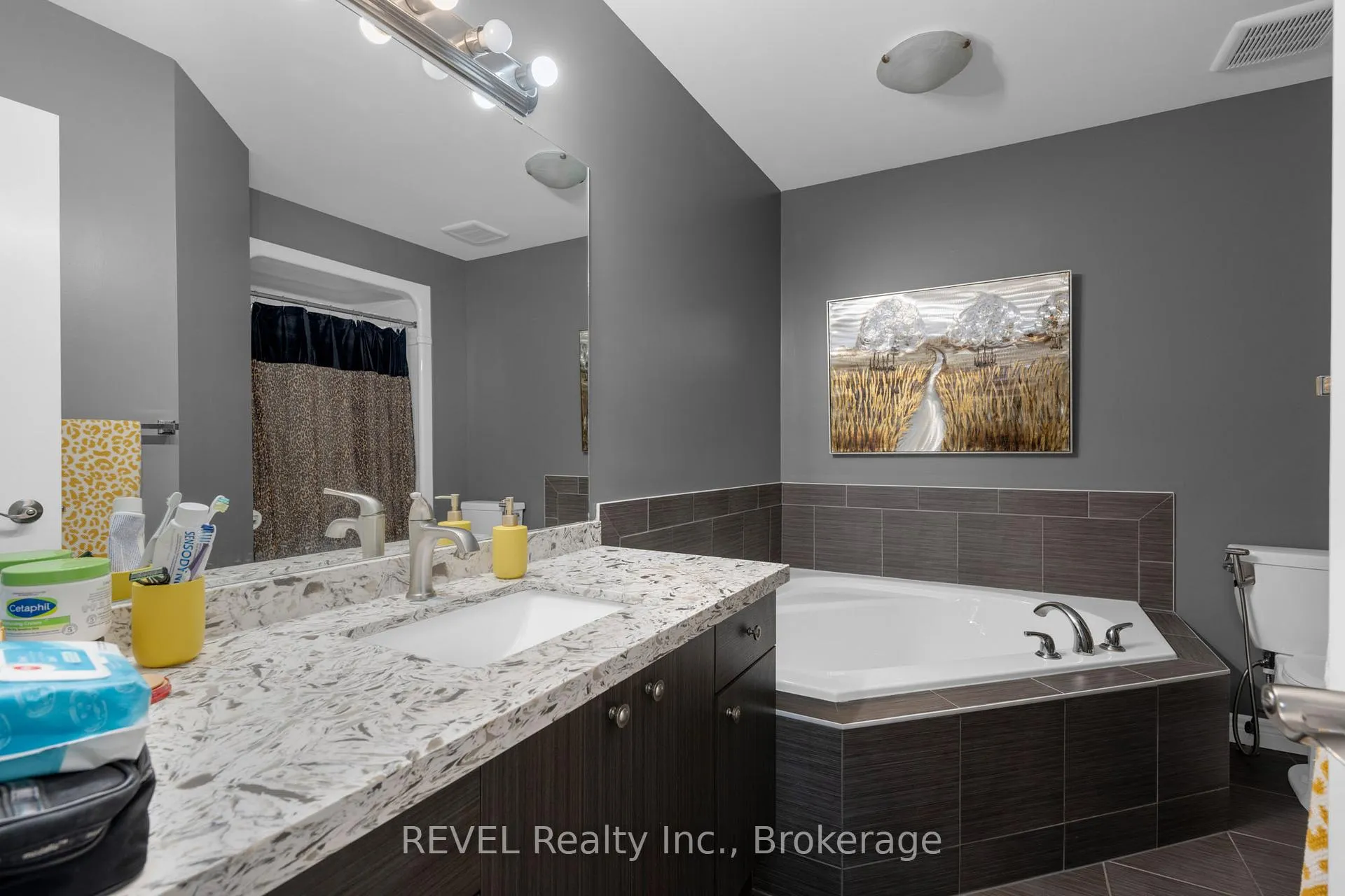 Photo 18 of 102 Cittadella Boulevard, Hamilton, Rural Glanbrook — HOMEH