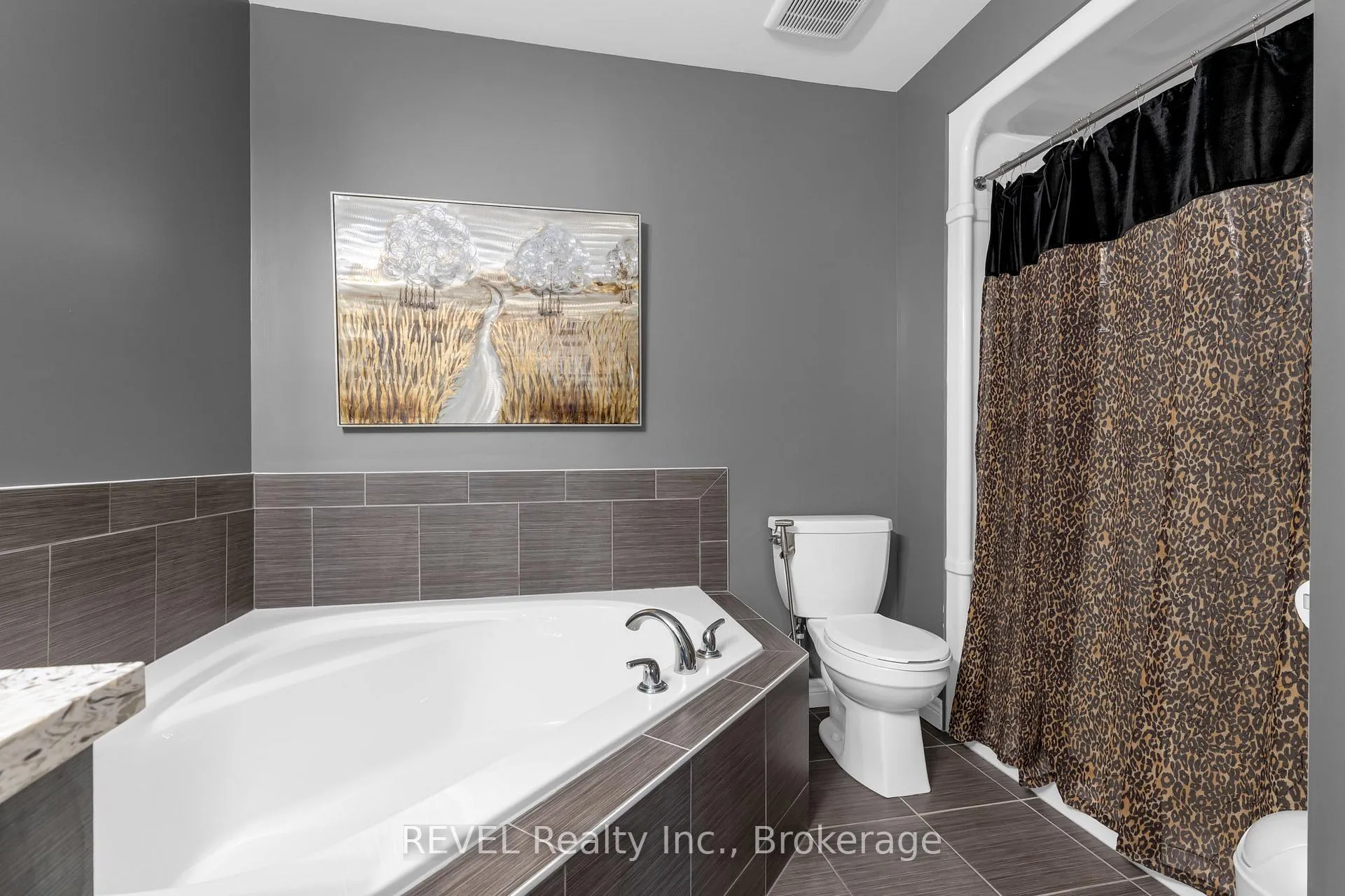 Photo 19 of 102 Cittadella Boulevard, Hamilton, Rural Glanbrook — HOMEH