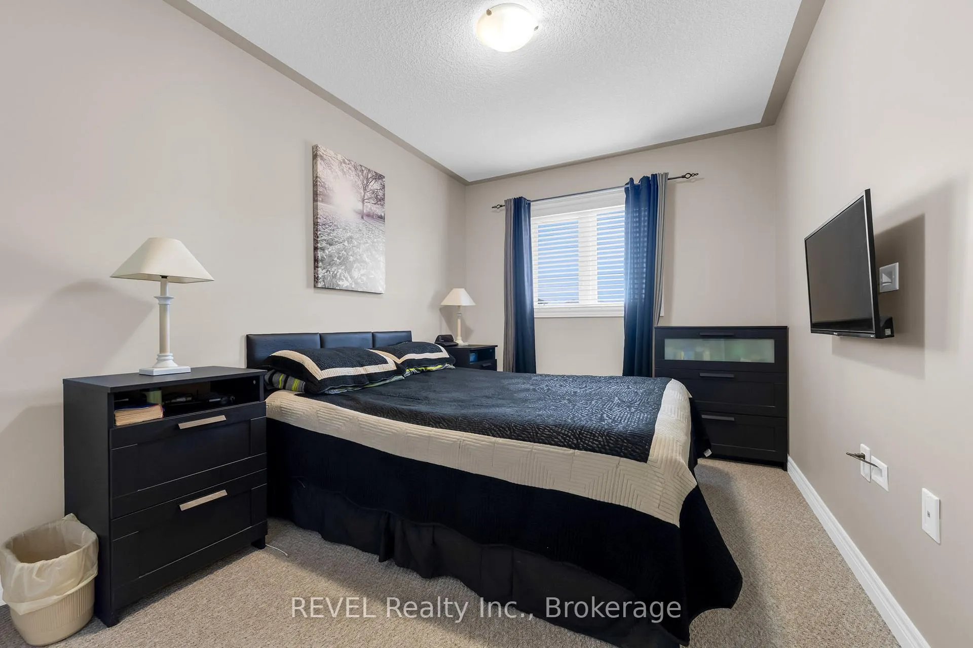 Photo 23 of 102 Cittadella Boulevard, Hamilton, Rural Glanbrook — HOMEH