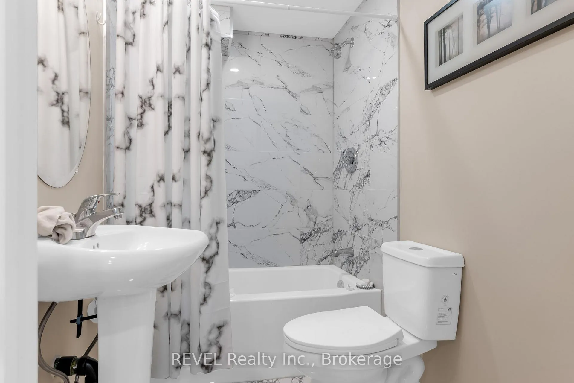 Photo 32 of 102 Cittadella Boulevard, Hamilton, Rural Glanbrook — HOMEH