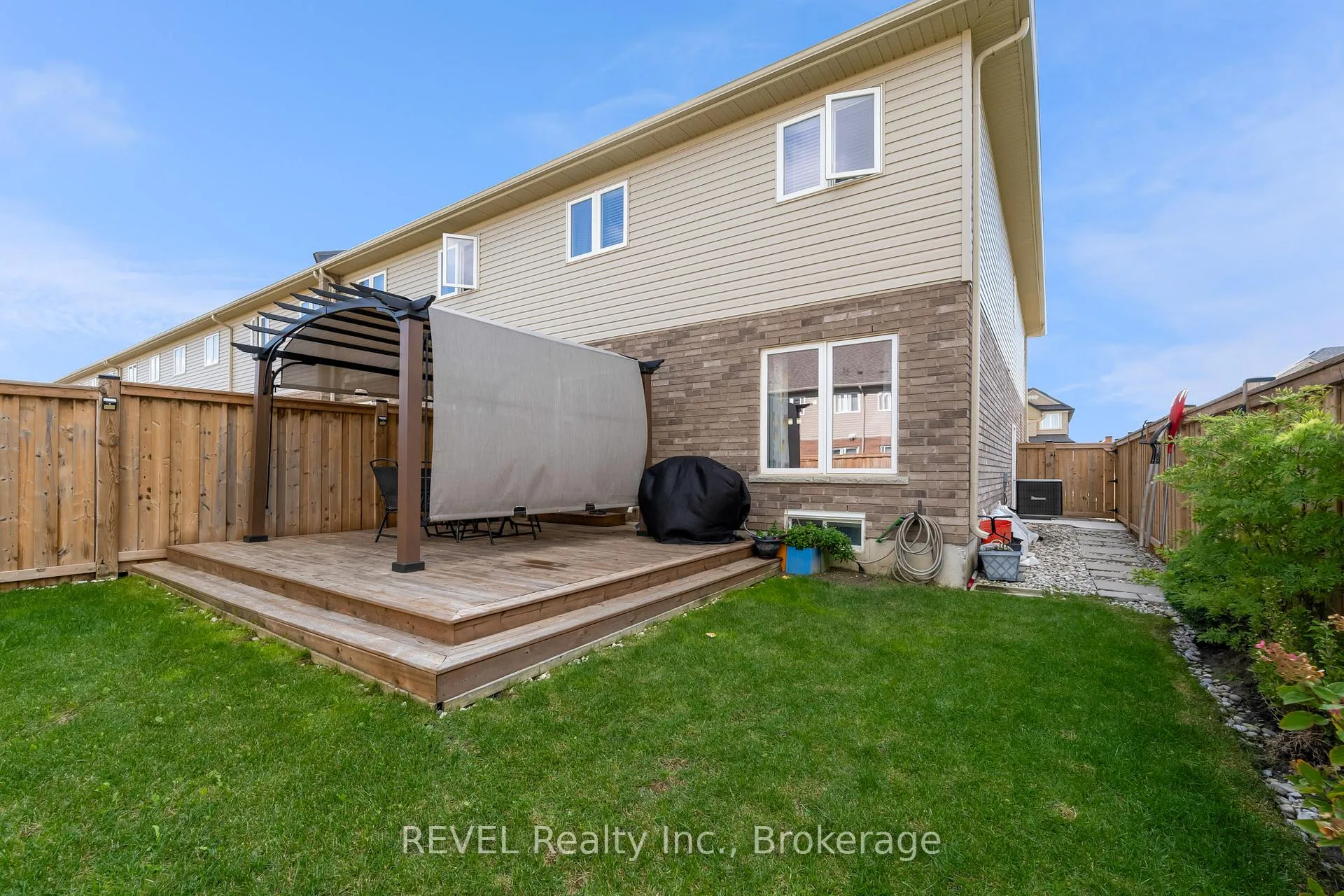 Photo 36 of 102 Cittadella Boulevard, Hamilton, Rural Glanbrook — HOMEH