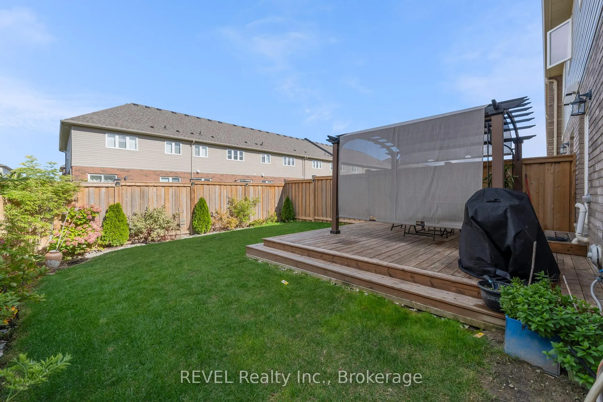 Photo 37 of 102 Cittadella Boulevard, Hamilton, Rural Glanbrook — HOMEH