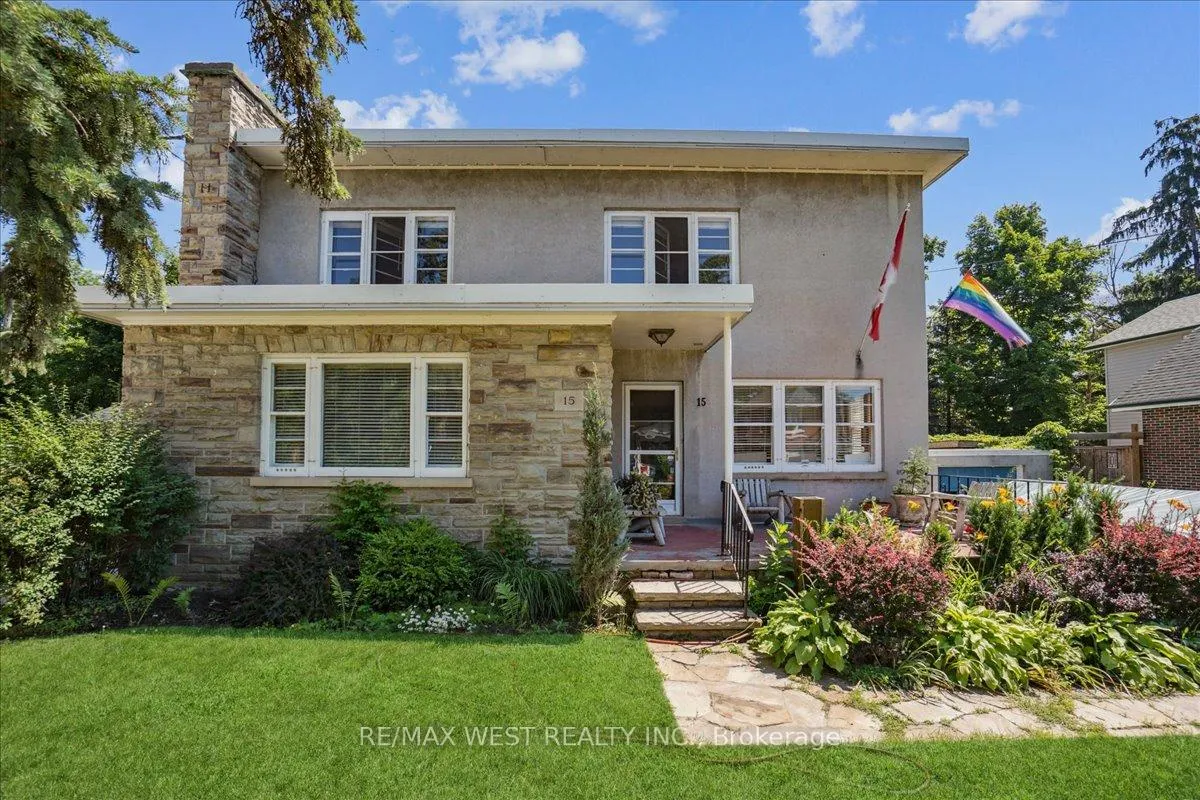 Front of Unit 4, 15 Parkside Drive