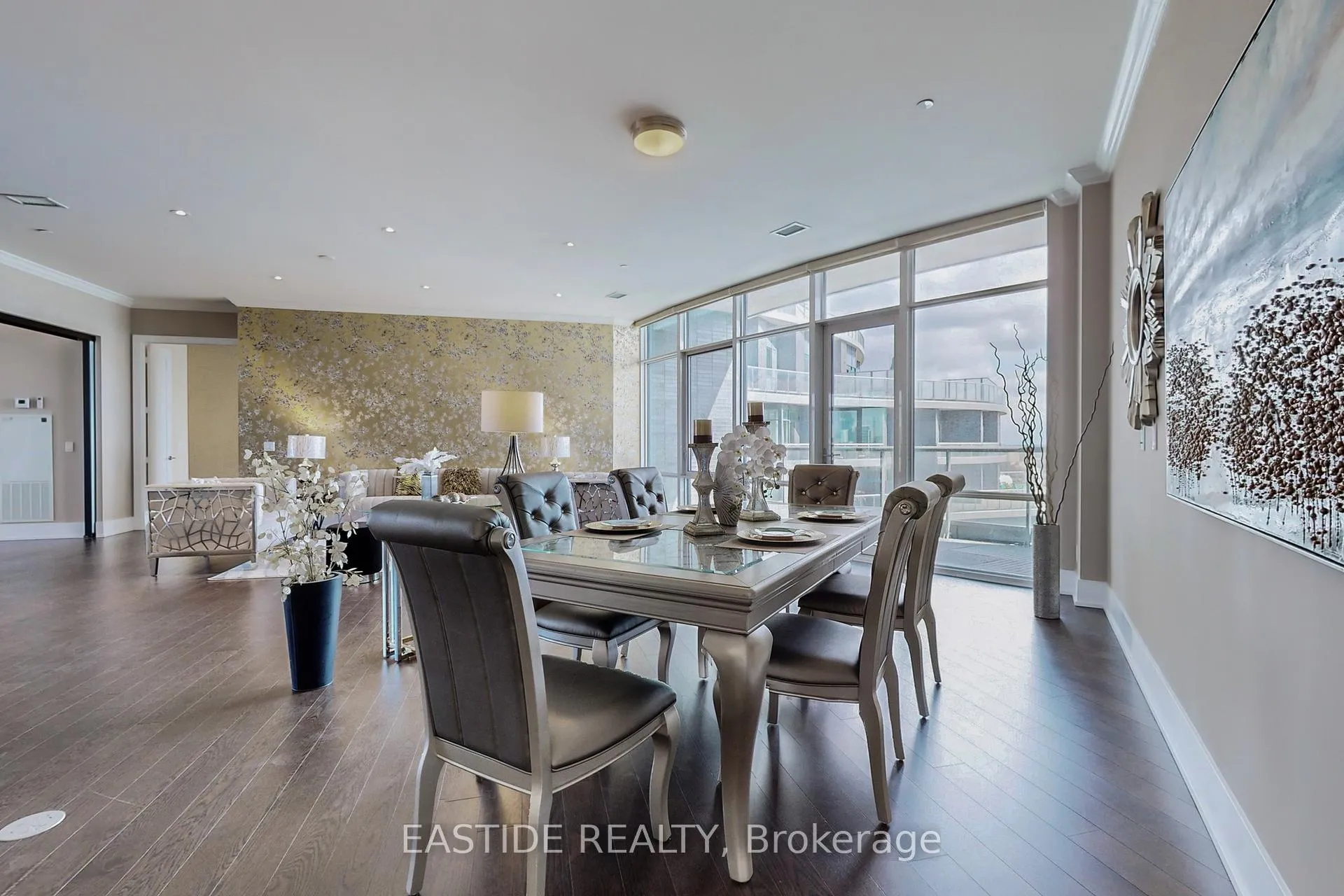 Photo 10 of Unit Sph09, 1 Edgewater Drive, Toronto, Waterfront Communities — HOMEH