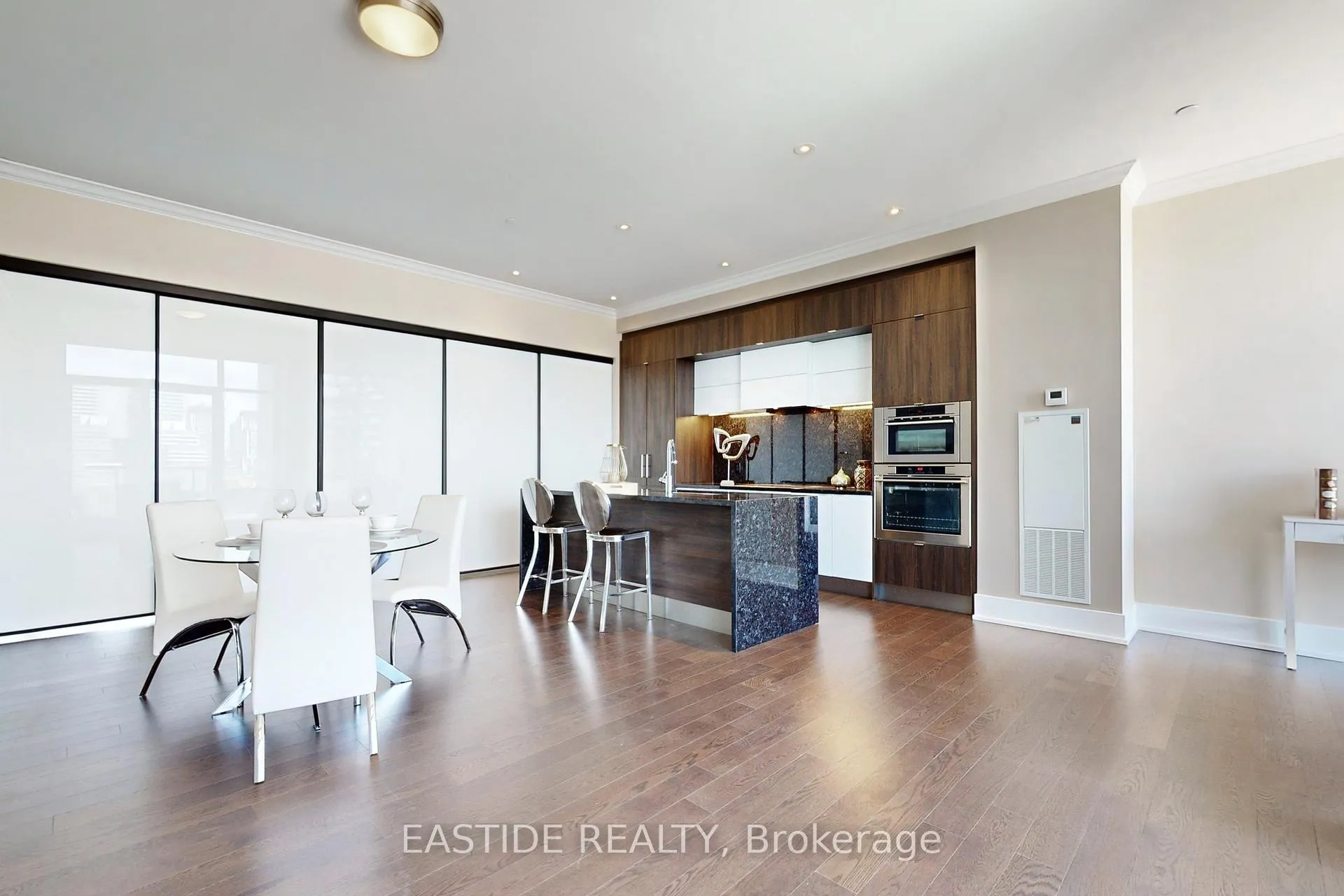 Photo 12 of Unit Sph09, 1 Edgewater Drive, Toronto, Waterfront Communities — HOMEH