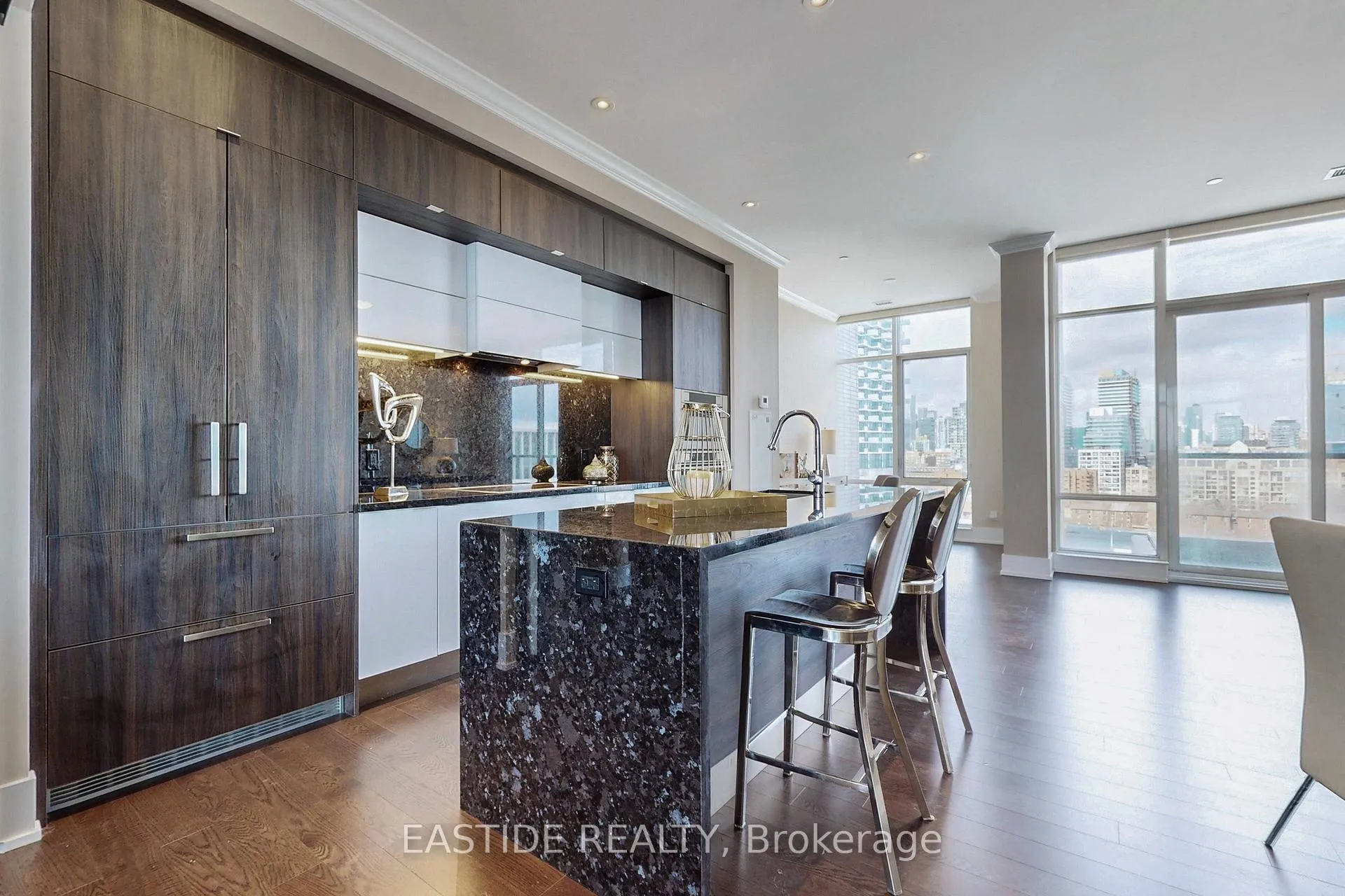 Photo 13 of Unit Sph09, 1 Edgewater Drive, Toronto, Waterfront Communities — HOMEH