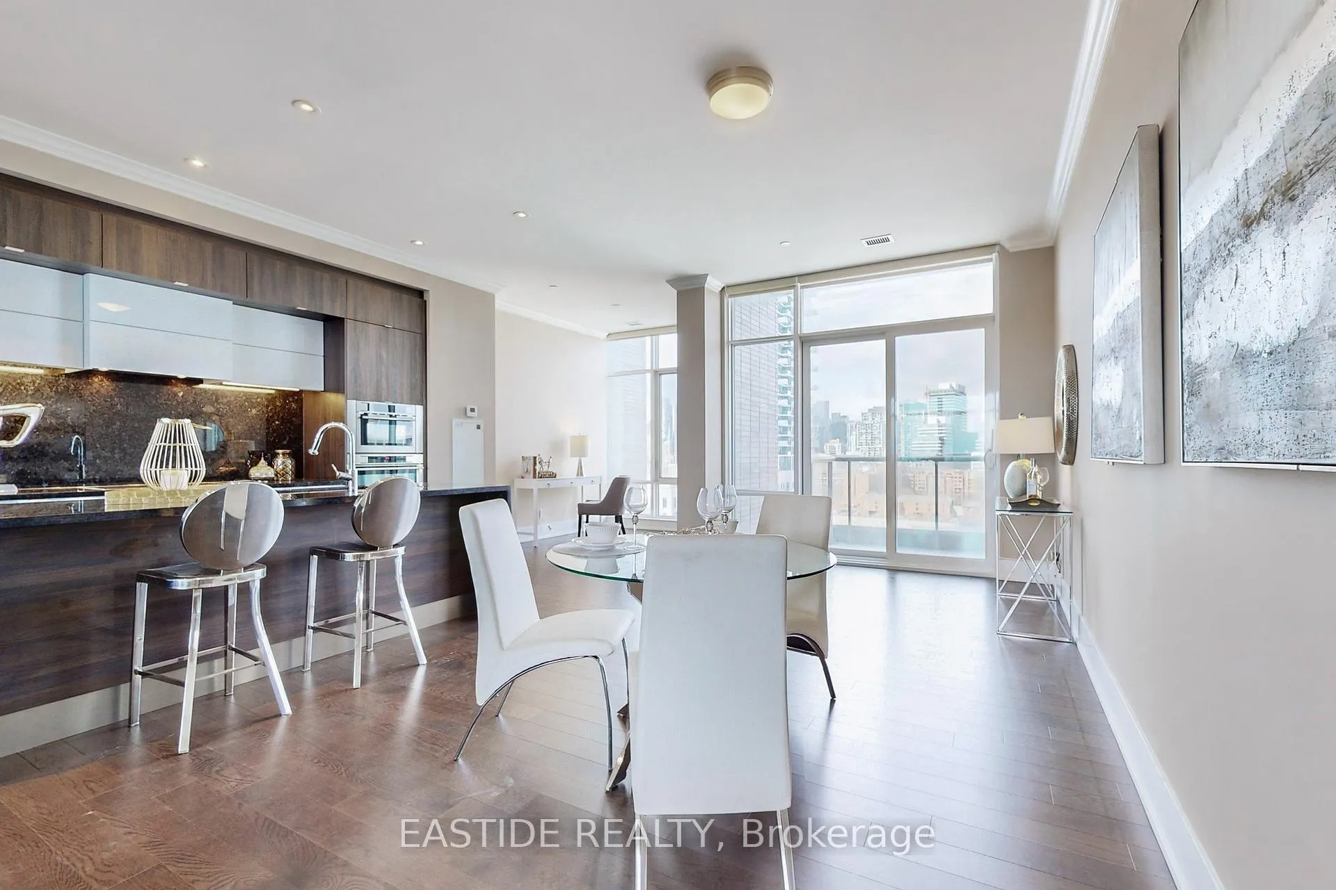 Photo 16 of Unit Sph09, 1 Edgewater Drive, Toronto, Waterfront Communities — HOMEH
