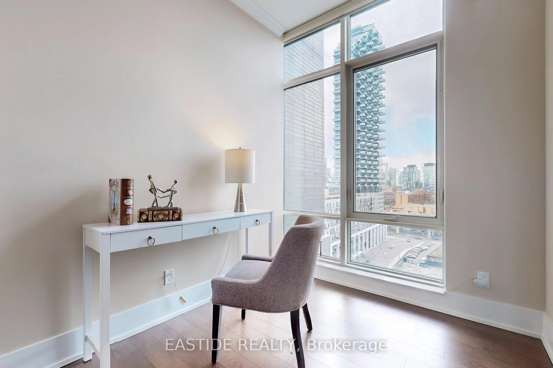 Photo 17 of Unit Sph09, 1 Edgewater Drive, Toronto, Waterfront Communities — HOMEH