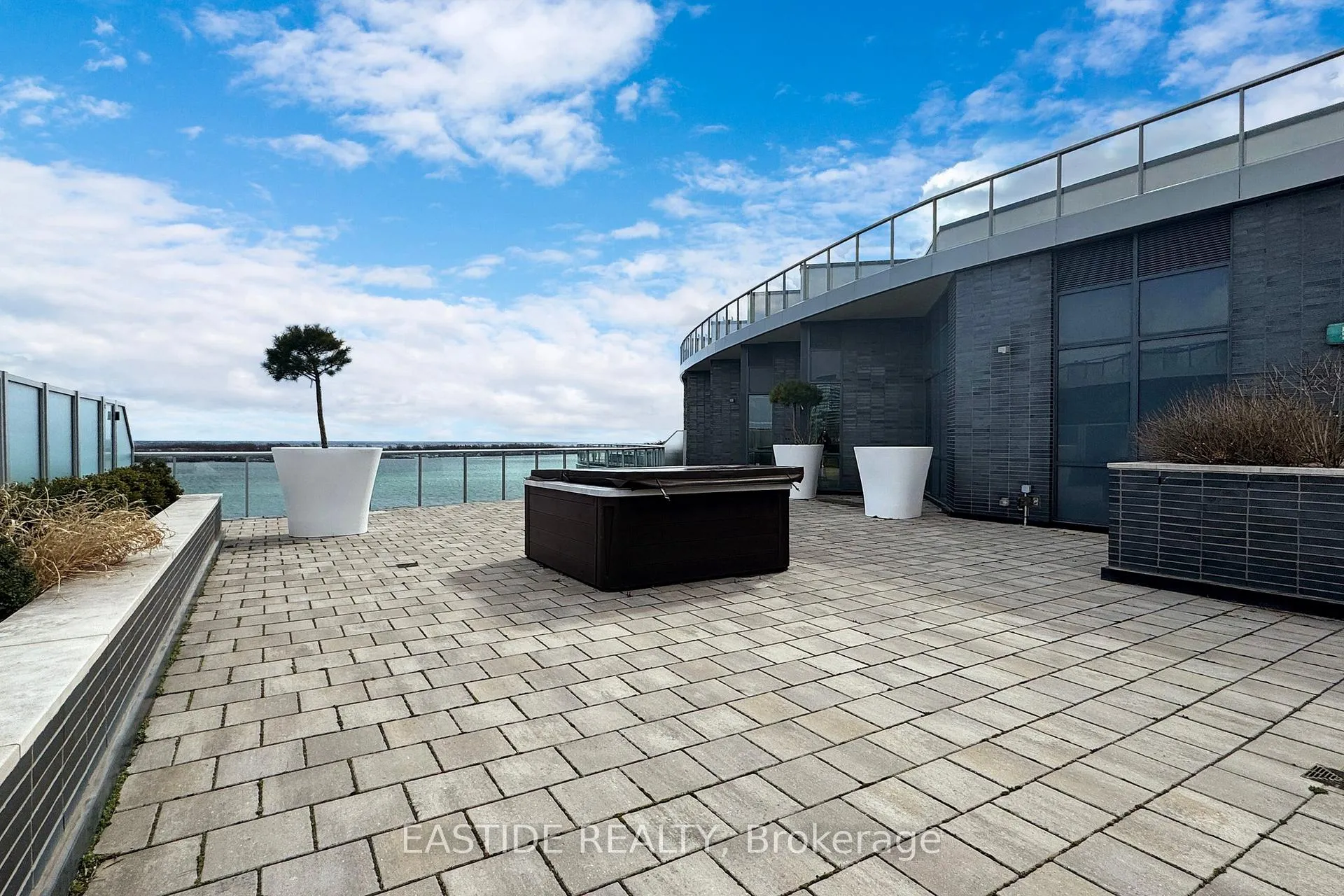 Photo 34 of Unit Sph09, 1 Edgewater Drive, Toronto, Waterfront Communities — HOMEH