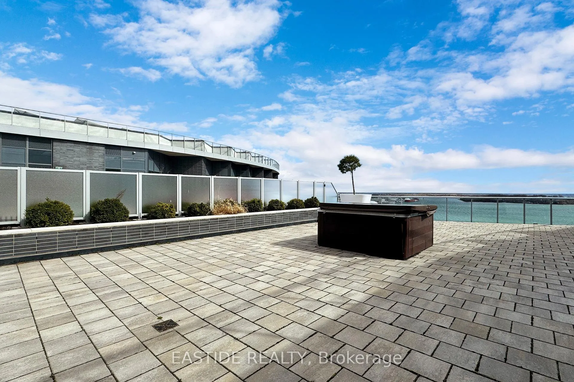 Photo 35 of Unit Sph09, 1 Edgewater Drive, Toronto, Waterfront Communities — HOMEH