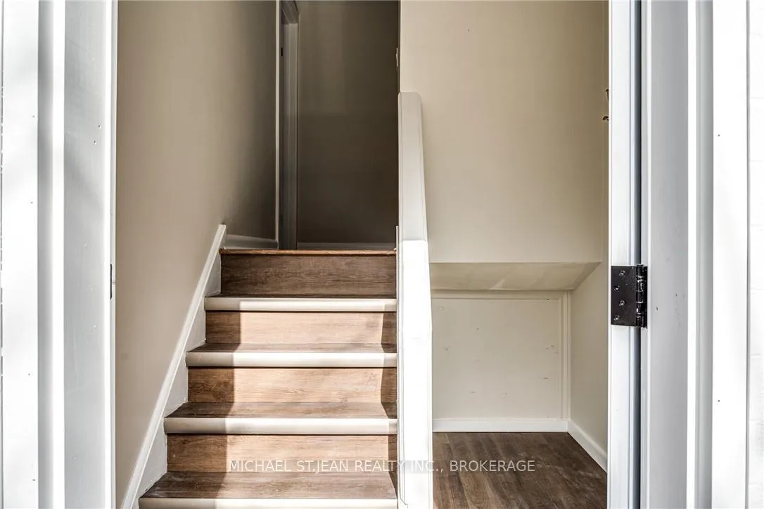 Photo 3 of Unit 2, 2657 Binbrook Road, Hamilton, Binbrook — HOMEH