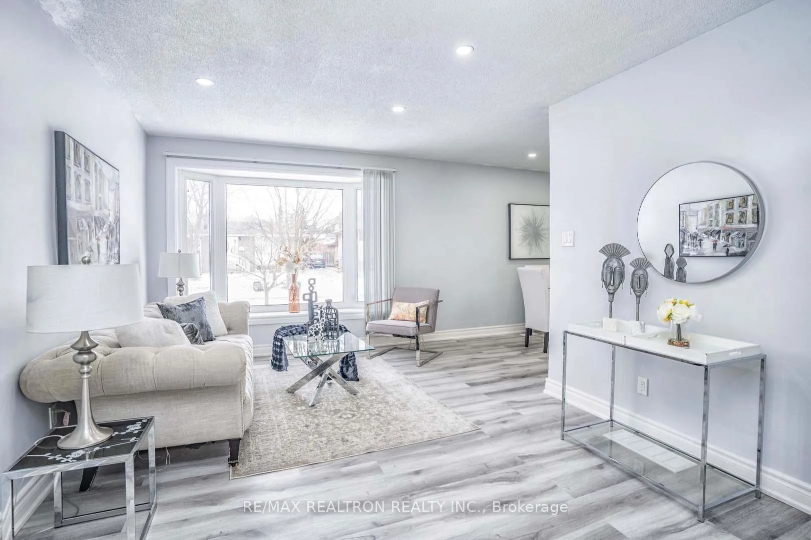 Photo 5 of 57 Thornbeck Drive, Scarborough, Woburn — HOMEH