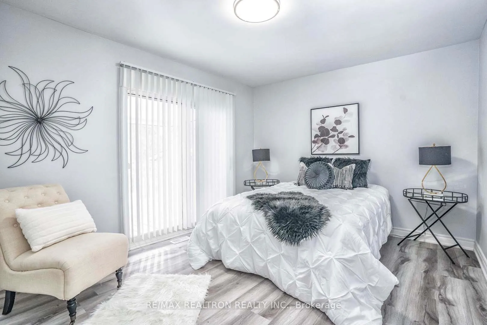 Photo 12 of 57 Thornbeck Drive, Scarborough, Woburn — HOMEH