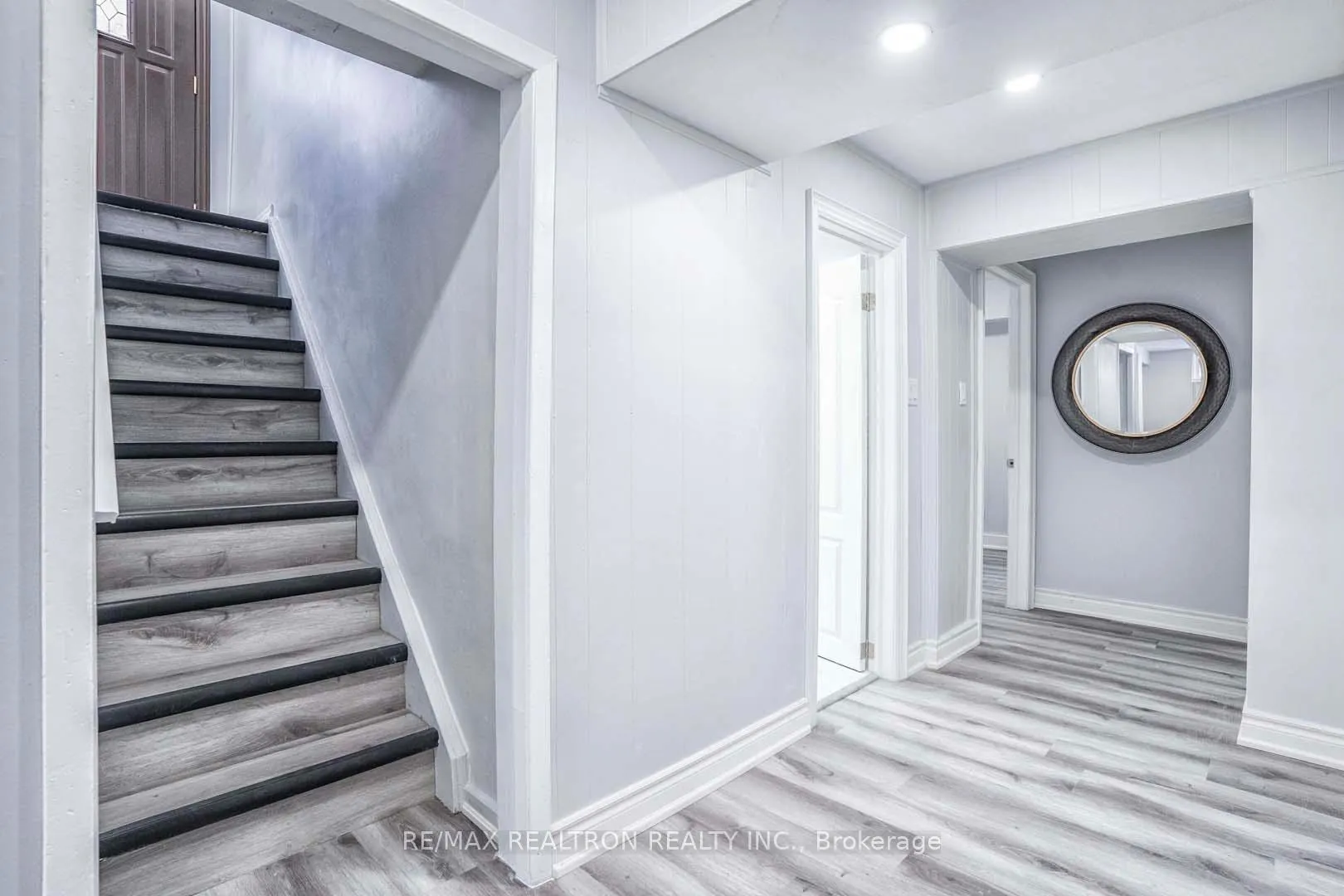 Photo 17 of 57 Thornbeck Drive, Scarborough, Woburn — HOMEH