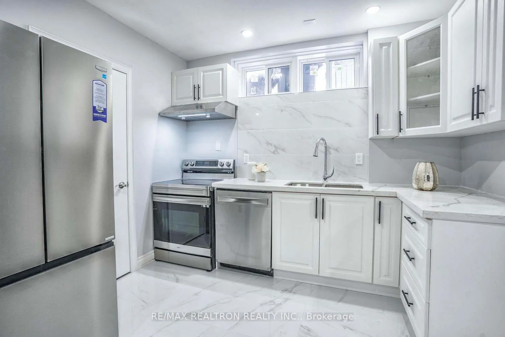 Photo 20 of 57 Thornbeck Drive, Scarborough, Woburn — HOMEH
