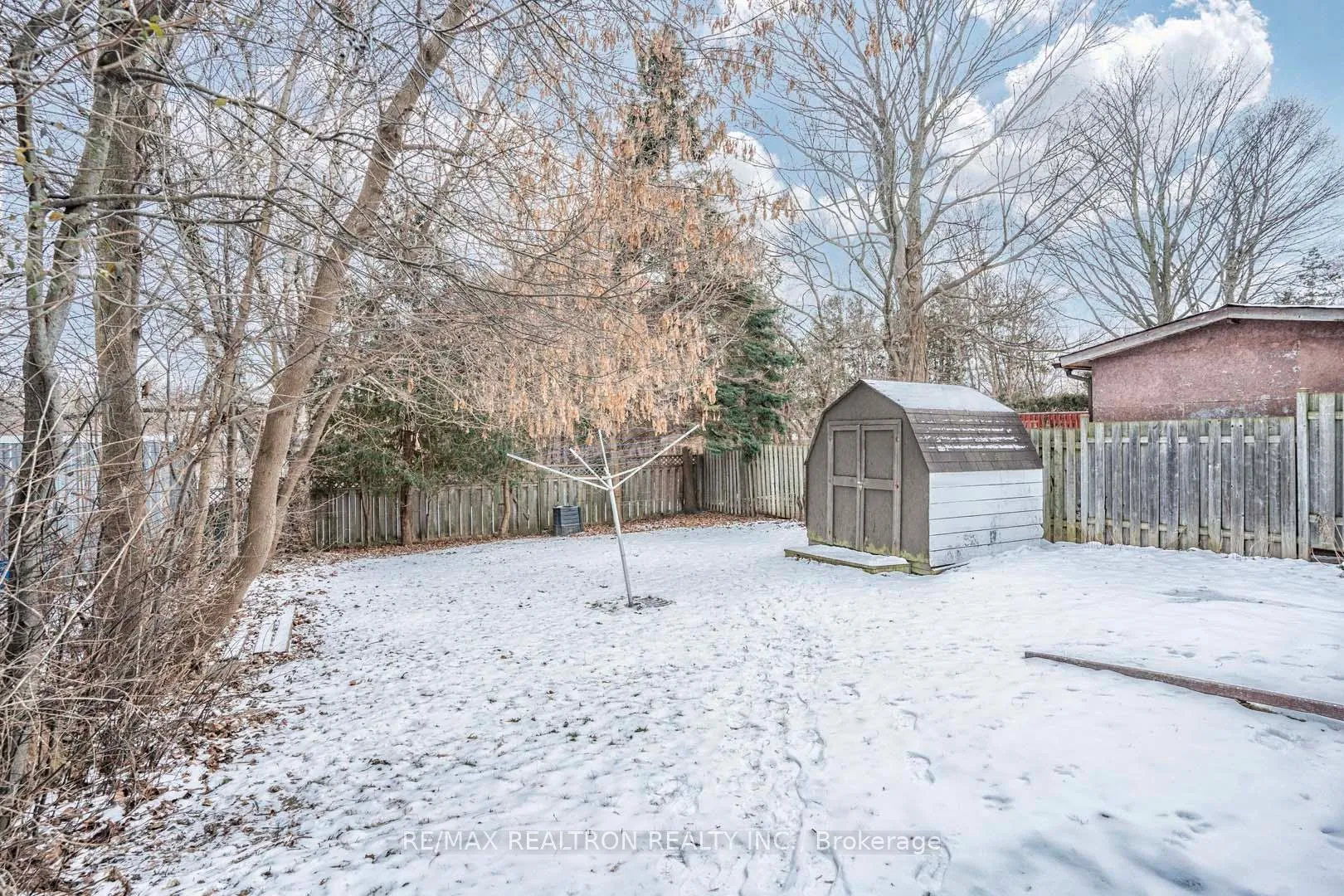 Photo 32 of 57 Thornbeck Drive, Scarborough, Woburn — HOMEH
