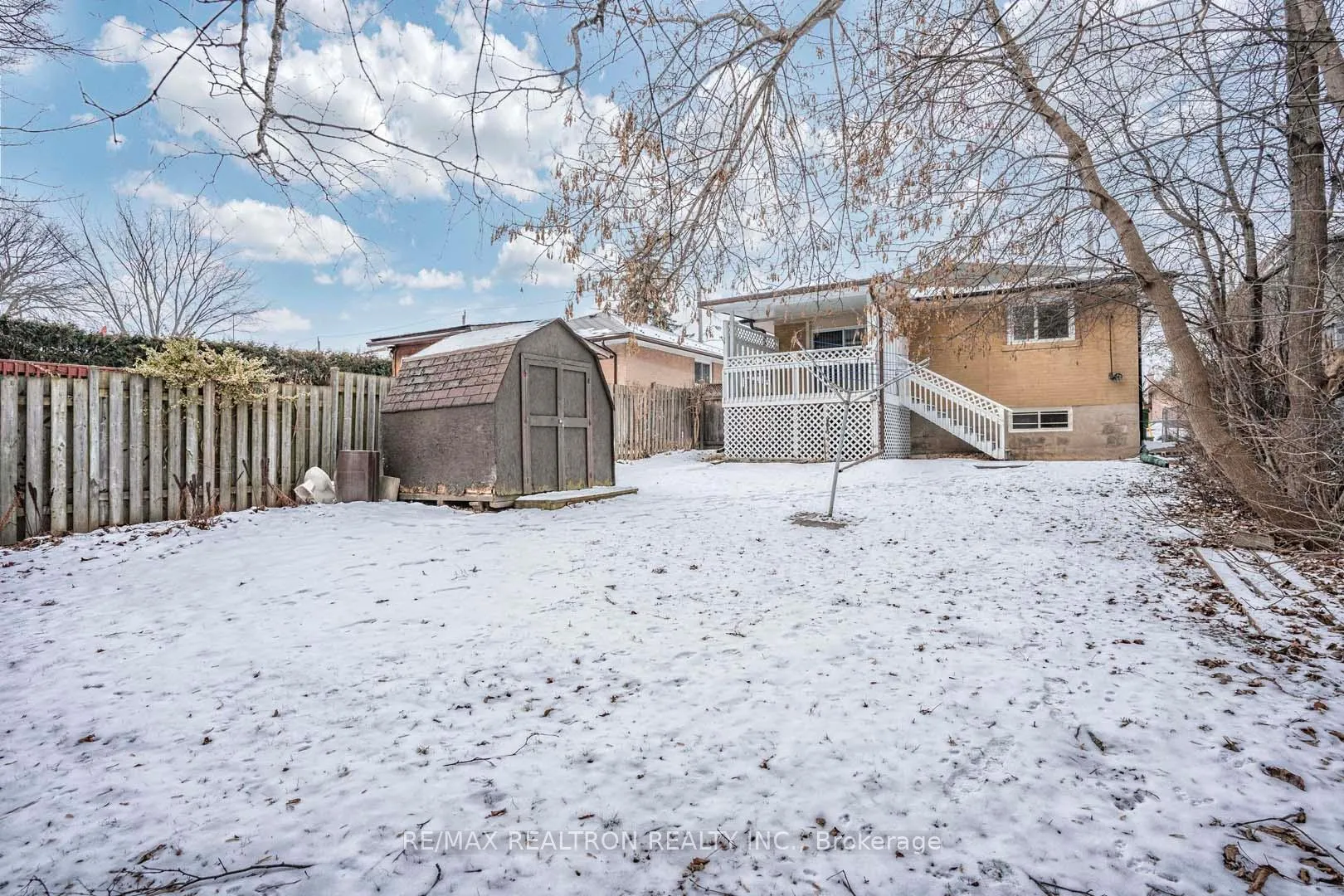 Photo 33 of 57 Thornbeck Drive, Scarborough, Woburn — HOMEH