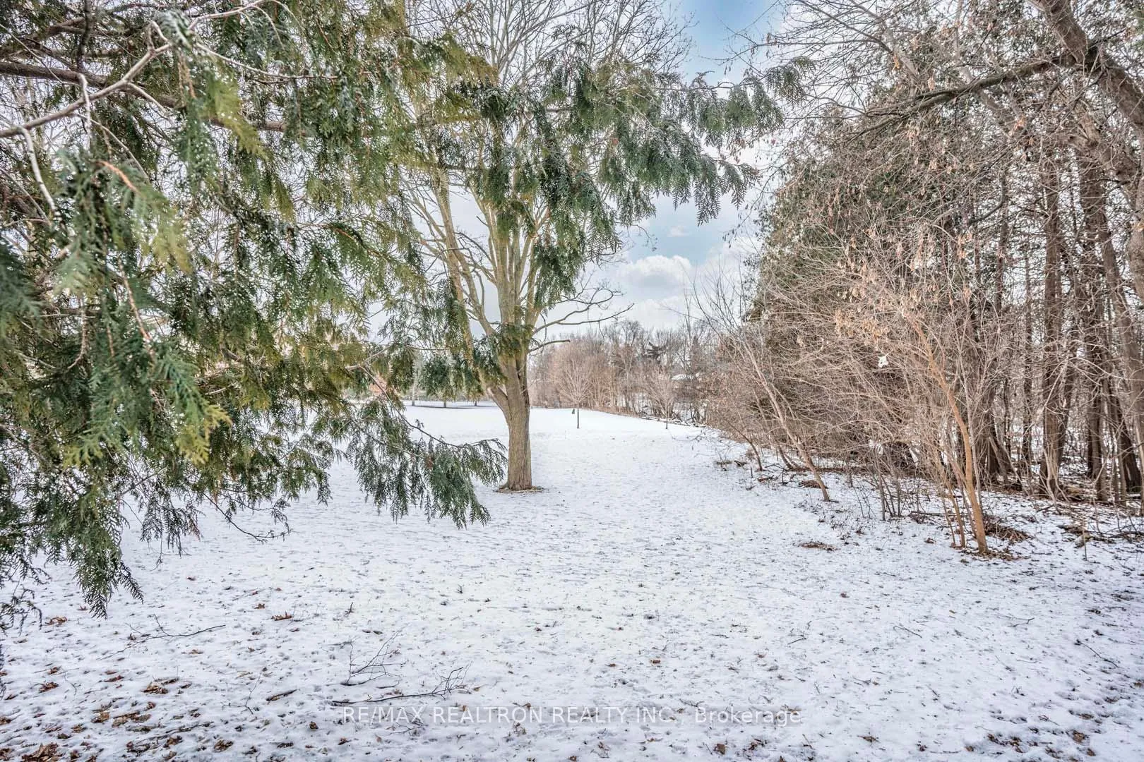Photo 34 of 57 Thornbeck Drive, Scarborough, Woburn — HOMEH