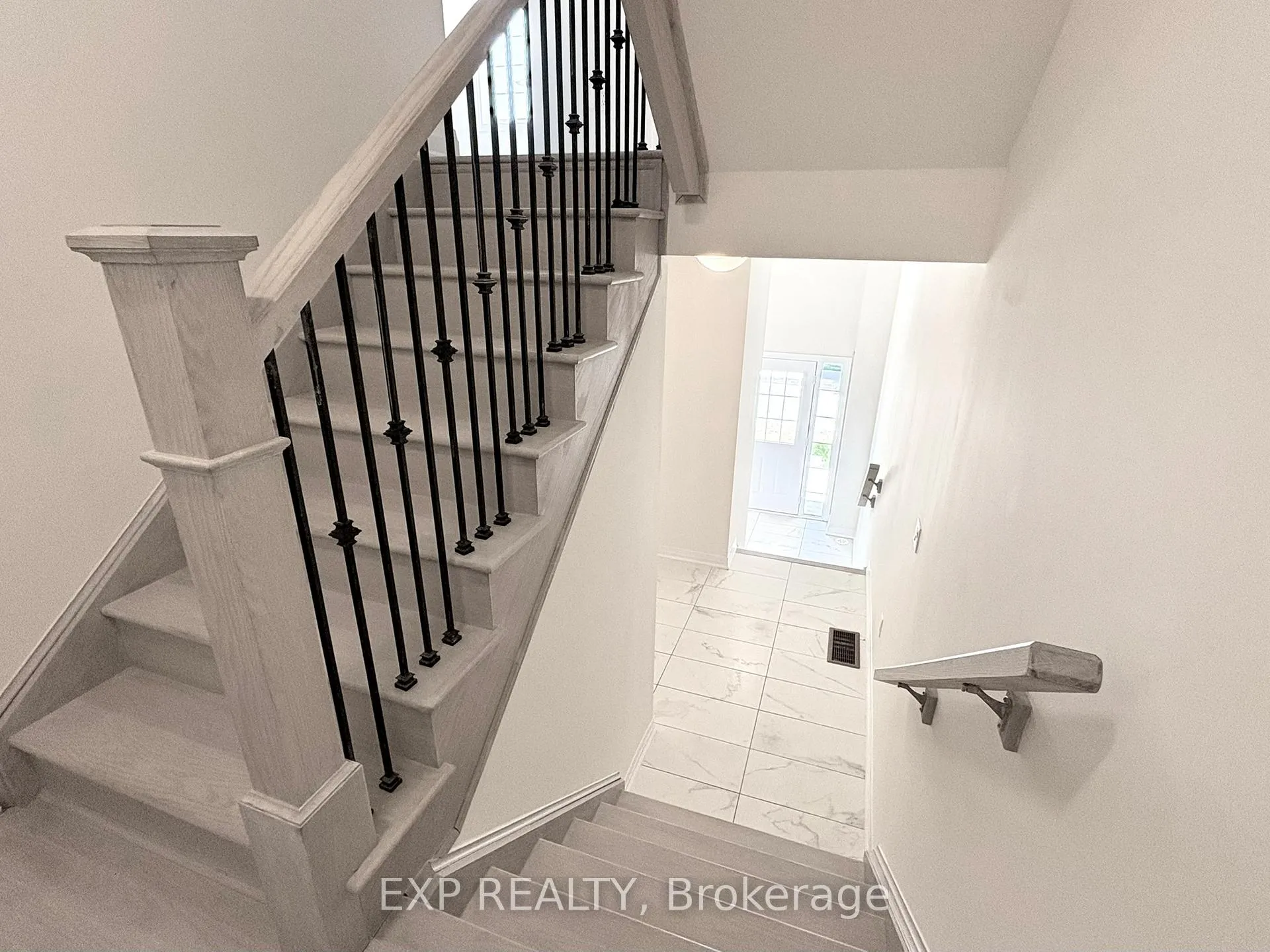Photo 5 of Unit 22, 305 Garner Road W, Hamilton, Ancaster — HOMEH