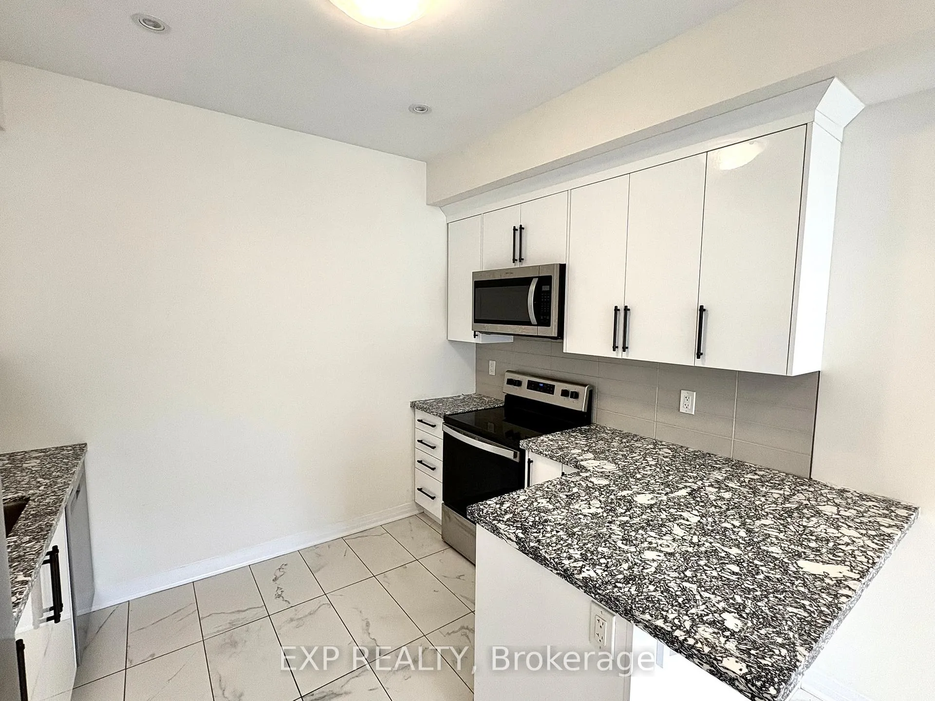 Photo 10 of Unit 22, 305 Garner Road W, Hamilton, Ancaster — HOMEH