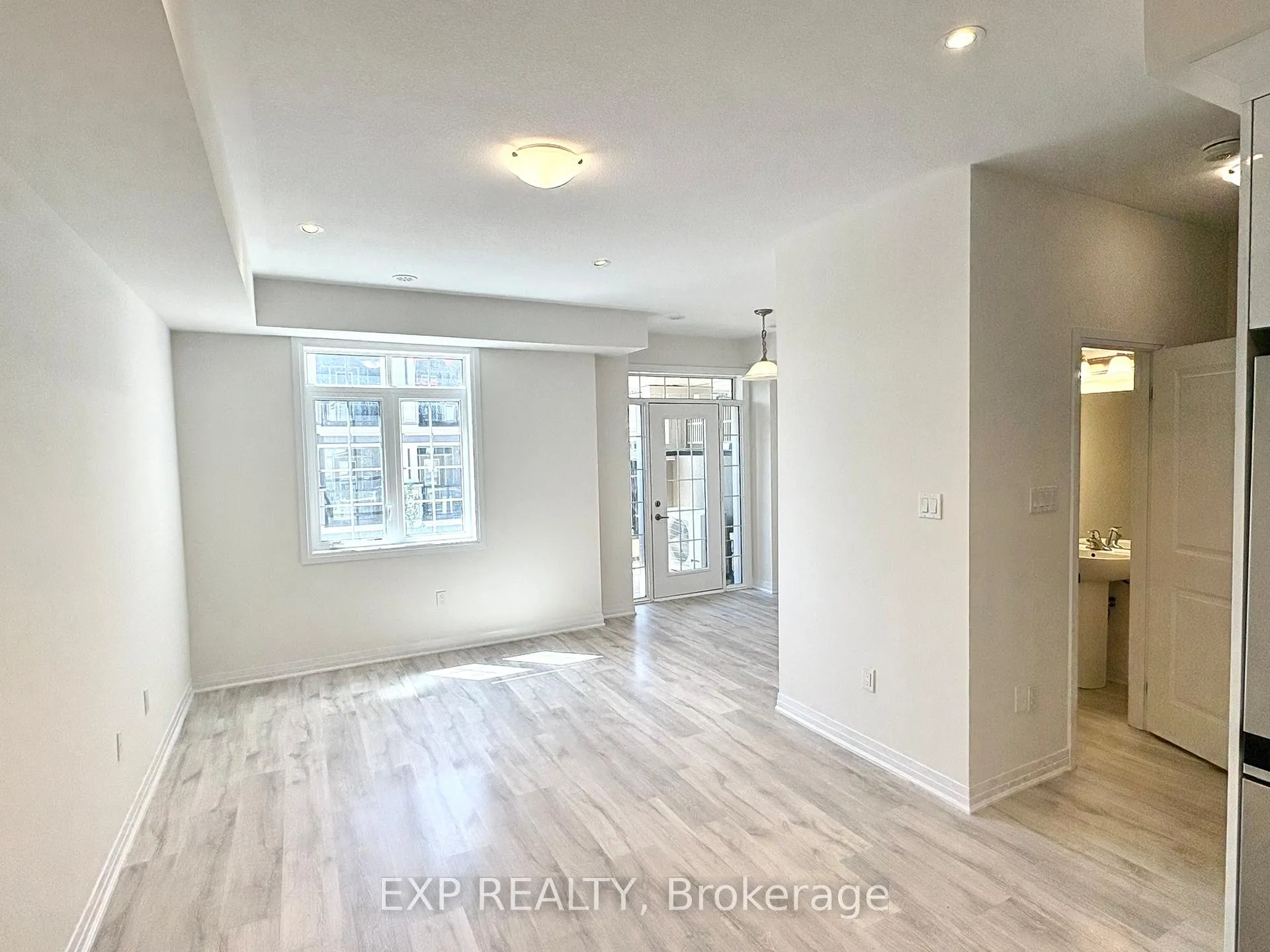 Photo 11 of Unit 22, 305 Garner Road W, Hamilton, Ancaster — HOMEH