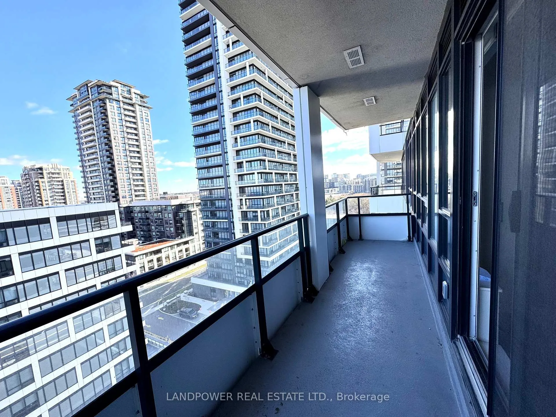 Photo 8 of Unit 1111, 38 Water Walk Drive, Markham, Unionville — HOMEH