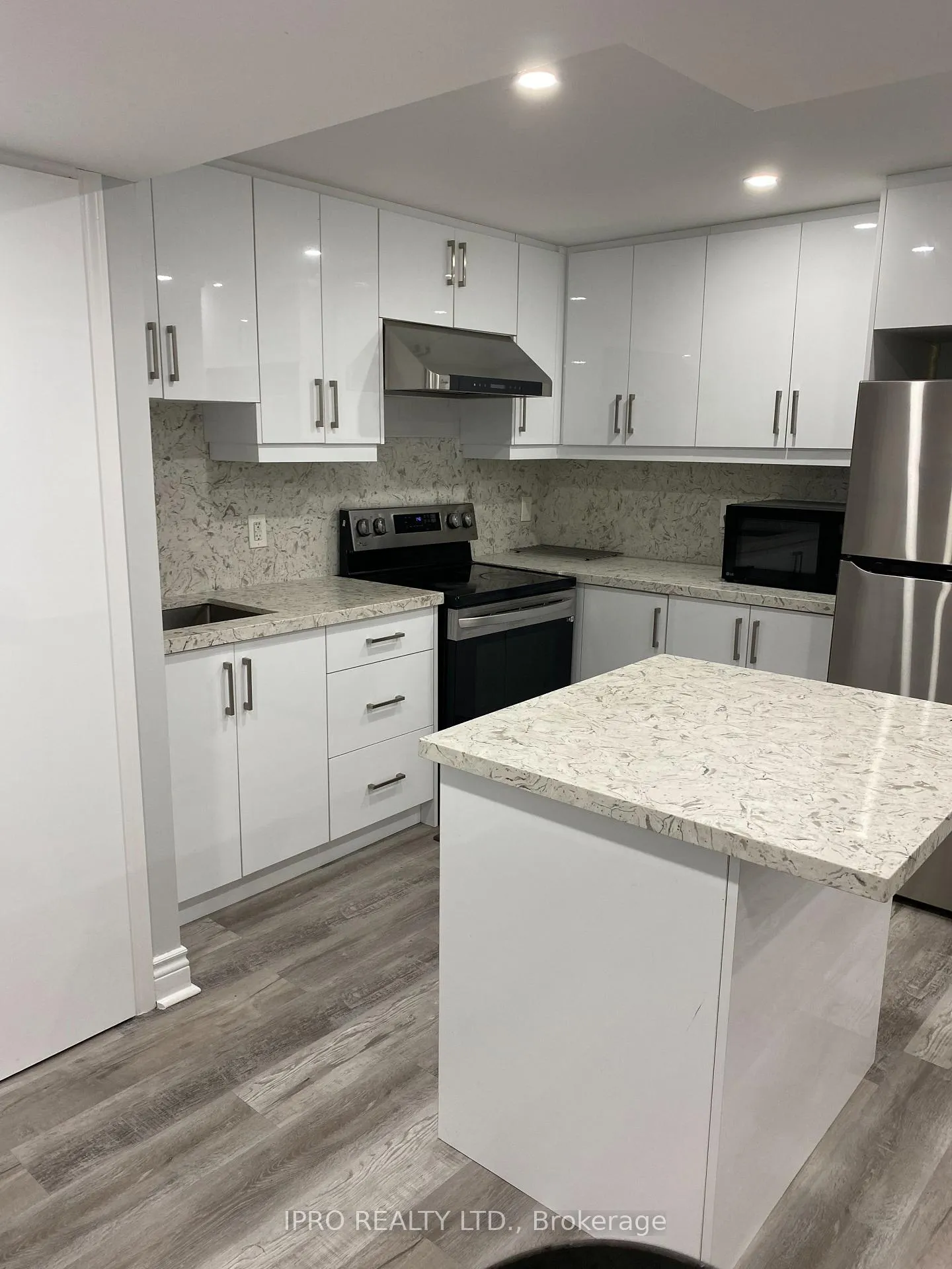 Photo 2 of Unit Bsmt, 7331 Watergrove Road, Mississauga, Lisgar — HOMEH