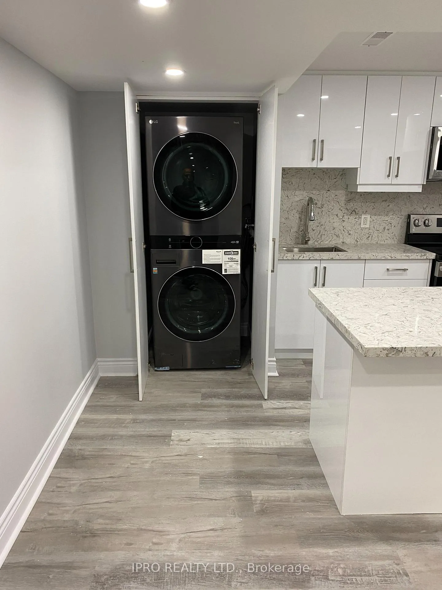 Photo 5 of Unit Bsmt, 7331 Watergrove Road, Mississauga, Lisgar — HOMEH