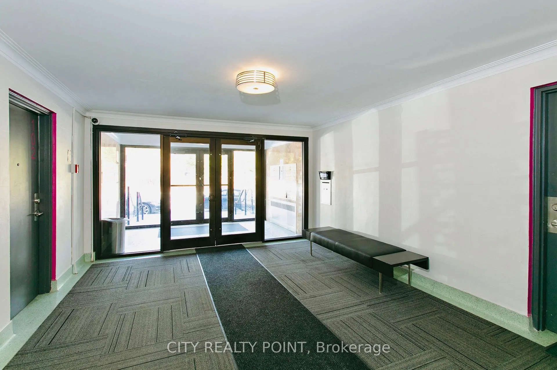 Photo 3 of Unit 208, 1291 Bayview Avenue N, Toronto, Leaside — HOMEH